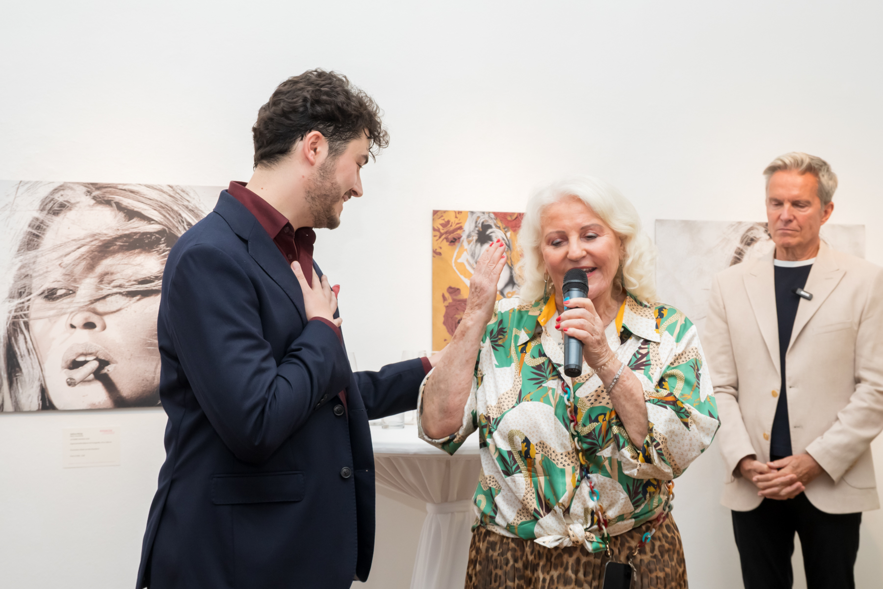 Vernissage der vielseitigen Künstlerin SABINE KÖNIG – Bild 21 von 60