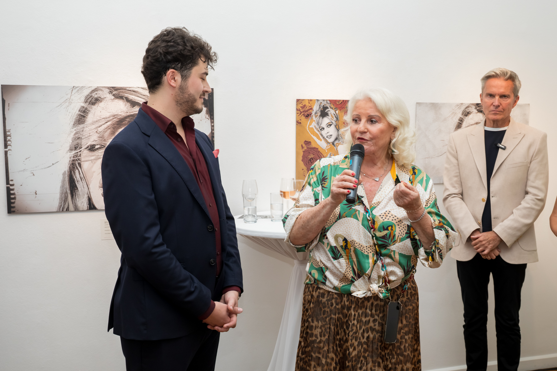 Vernissage der vielseitigen Künstlerin SABINE KÖNIG – Bild 23 von 60