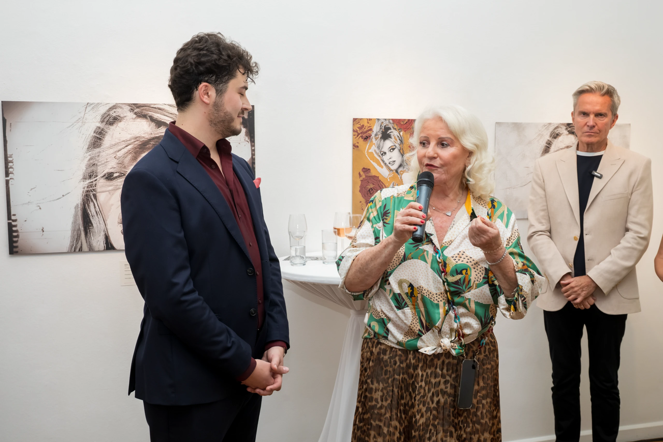 Vernissage der vielseitigen Künstlerin SABINE KÖNIG – Bild 23 von 60