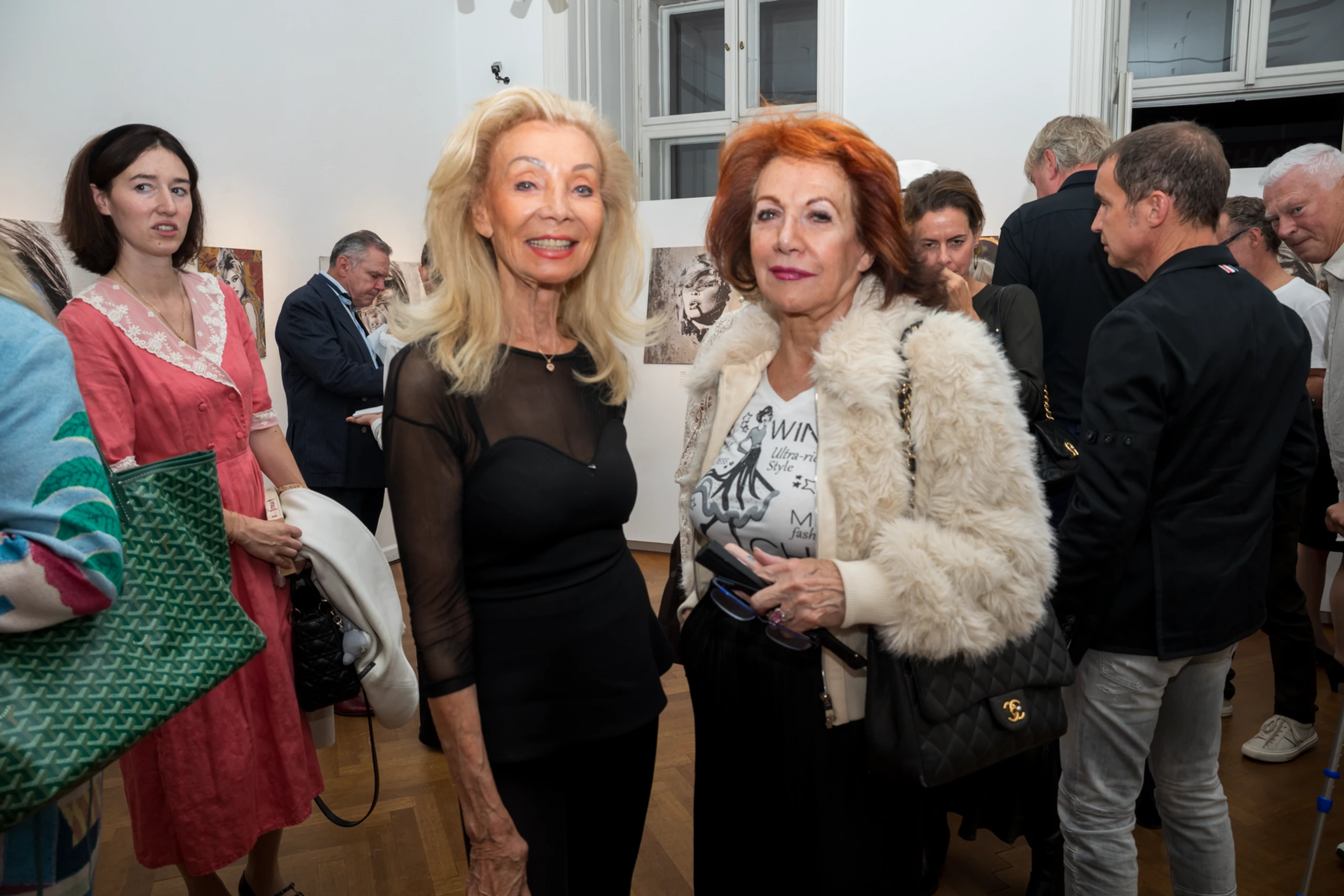 Vernissage der vielseitigen Künstlerin SABINE KÖNIG – Bild 44 von 60