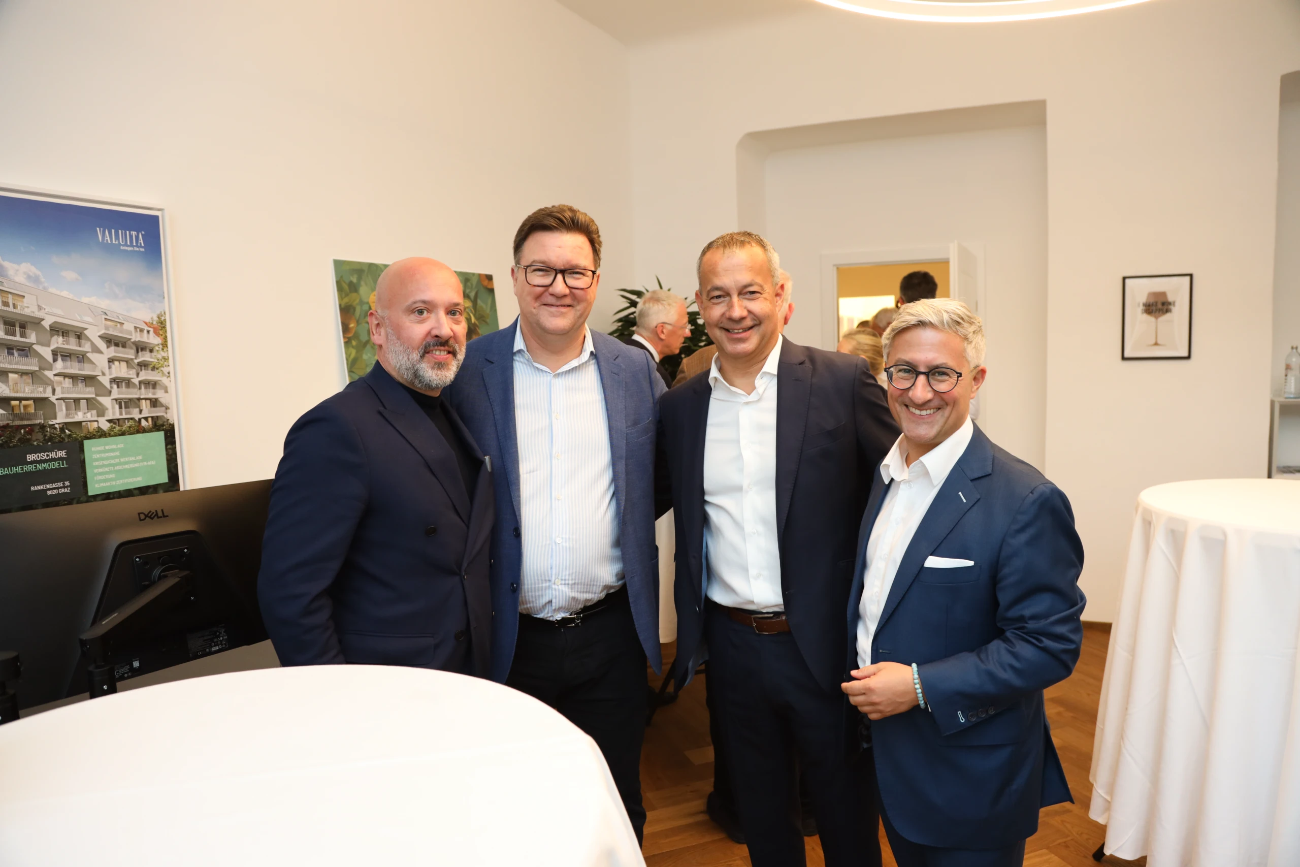 Valuita Büroeröffnung – Bild 2 von 131