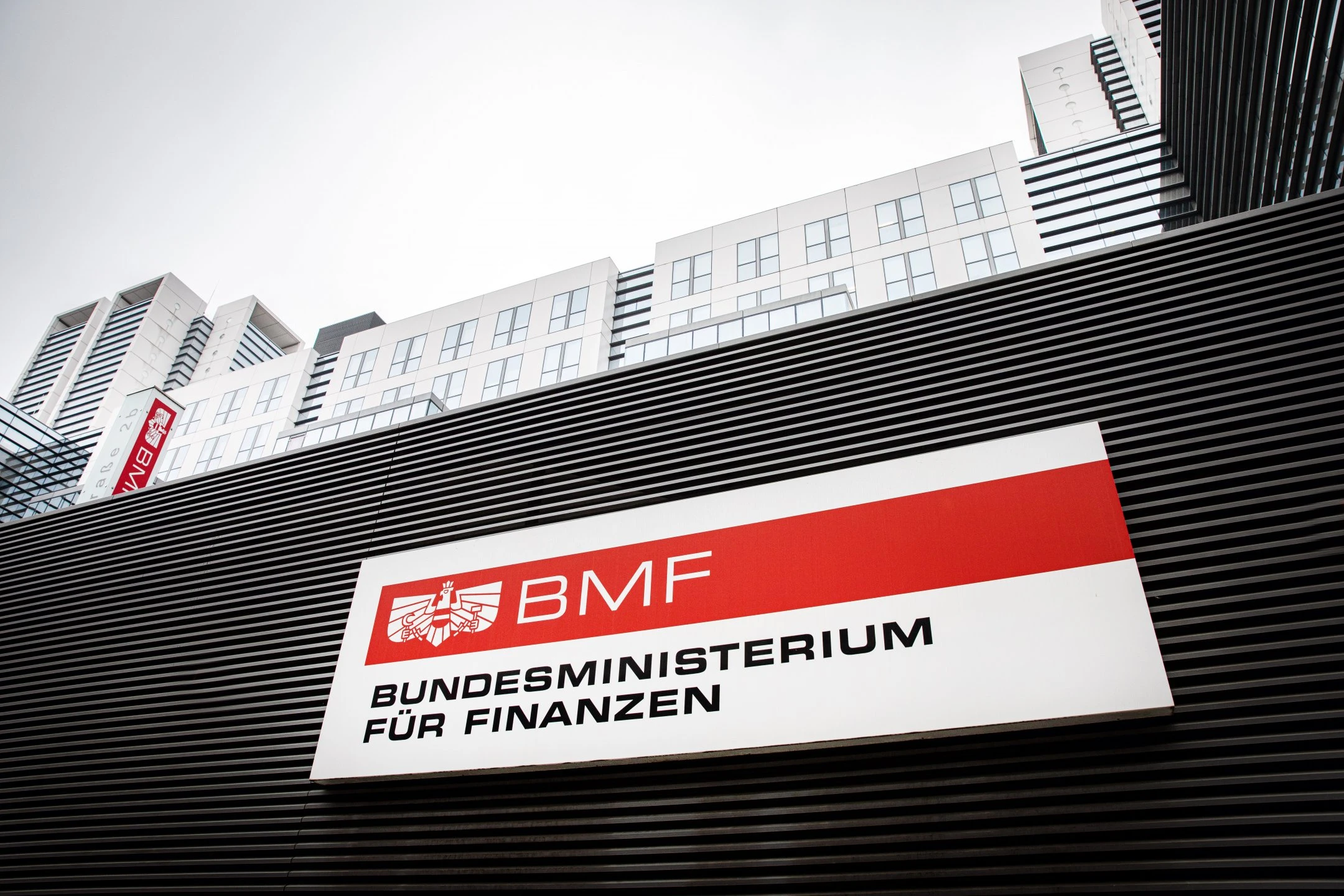 © Elke Mayr Blurred image background