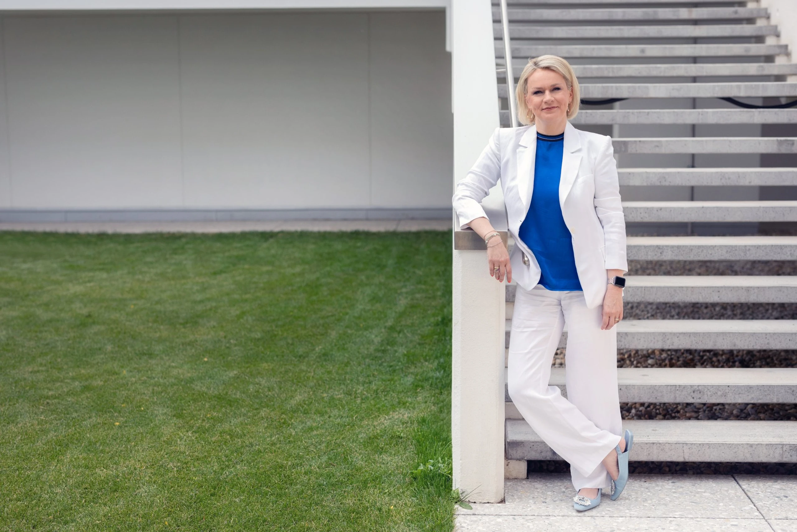 © Elke Mayr Blurred image background