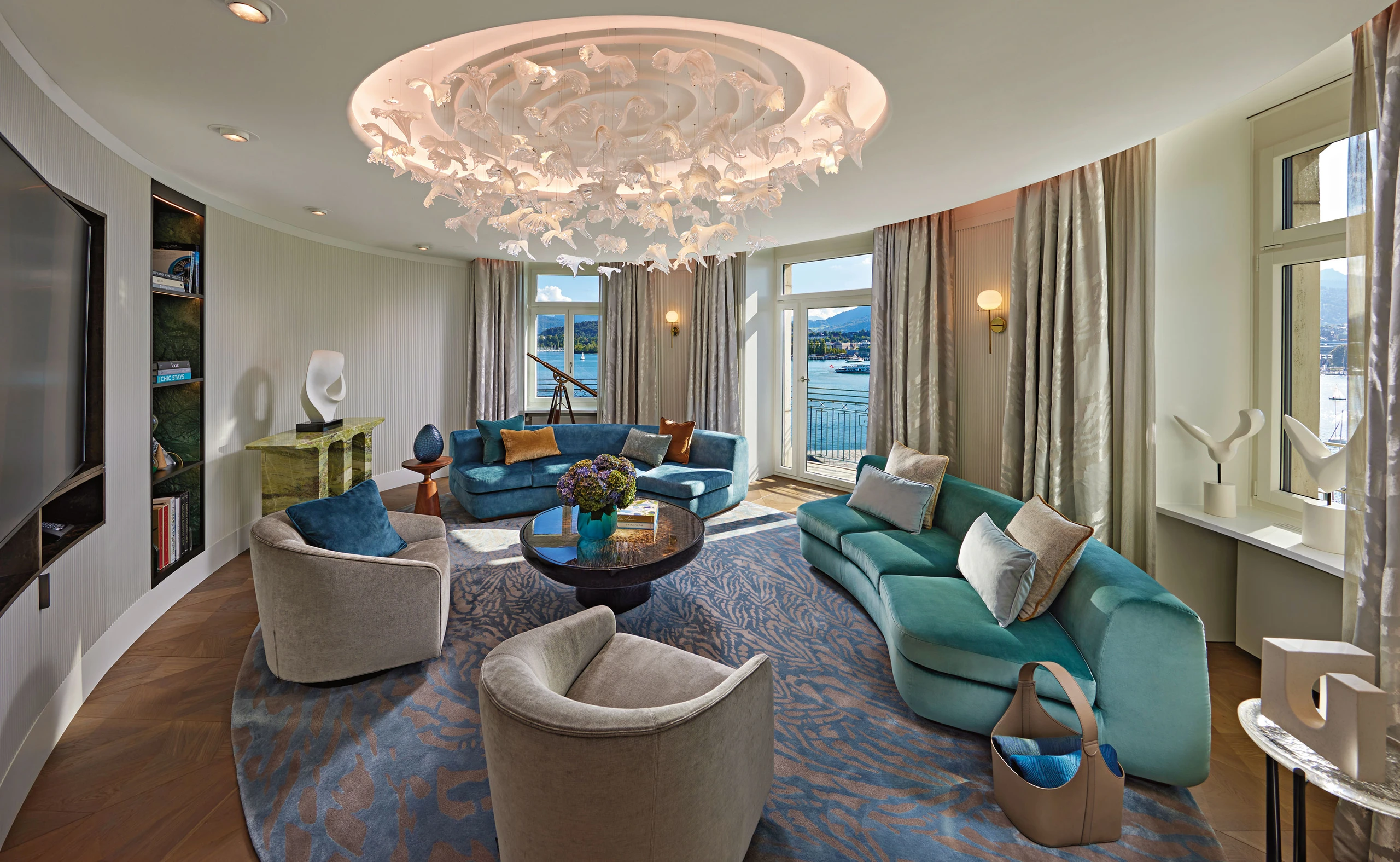 © Mandarin Oriental Group/George Apostolidis Photography Blurred image background