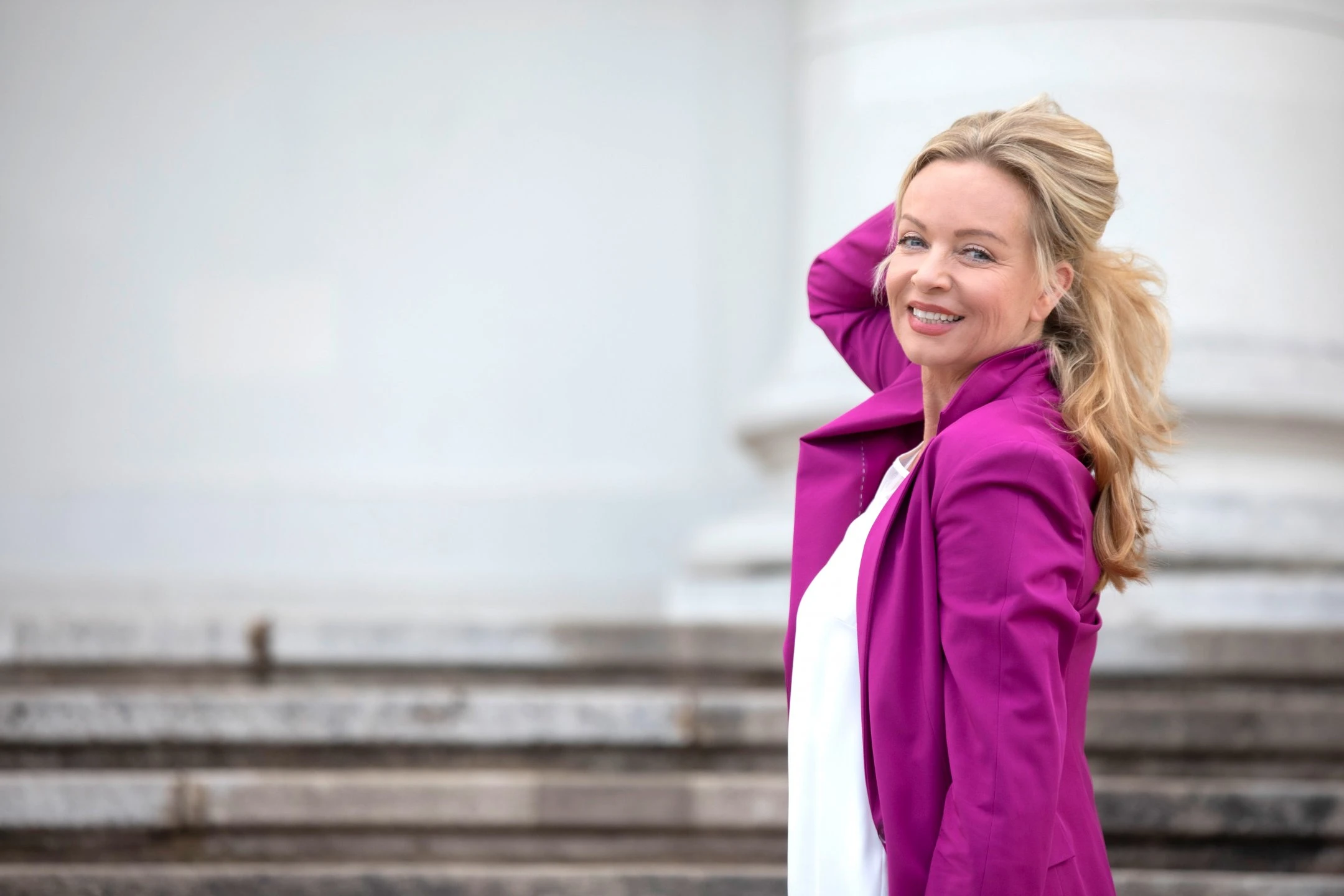 © Elke Mayr Blurred image background