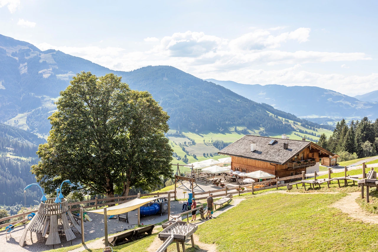© Grammlergut Blurred image background