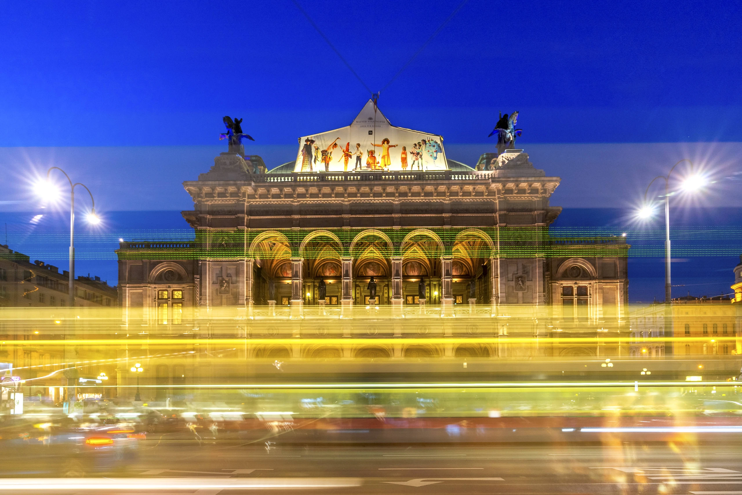 © imago images/Westend61 Blurred image background