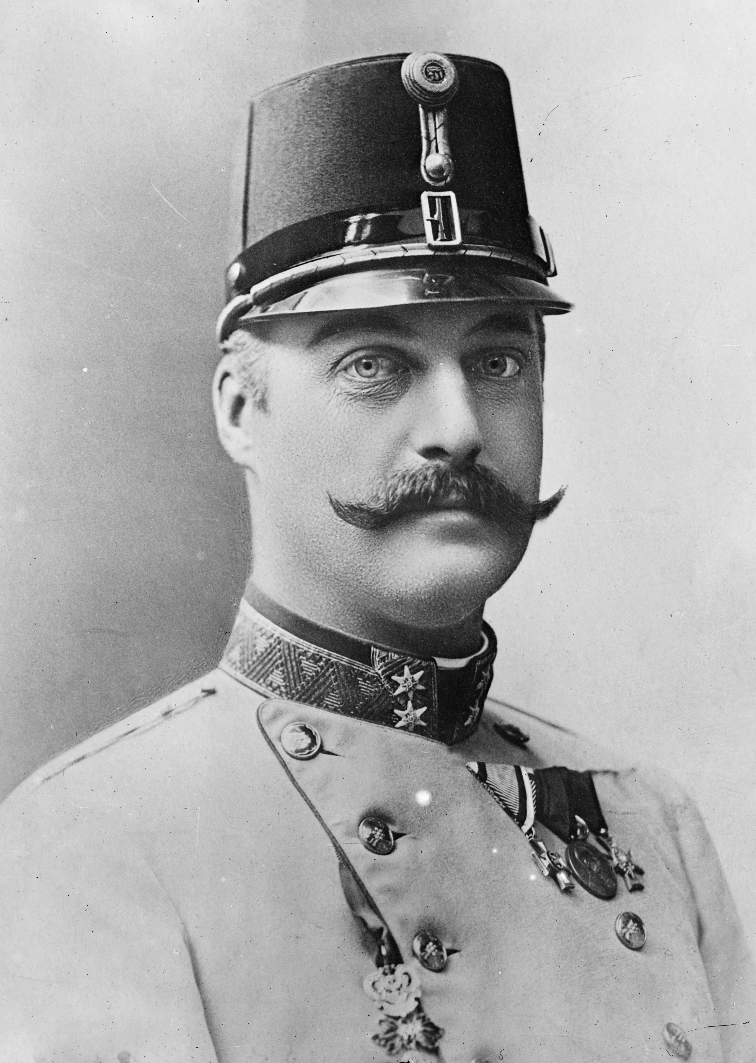 © Von Carl Pietzner - Dieses Bild ist unter der digitalen ID ggbain.06226 in der Abteilung für Drucke und Fotografien der US-amerikanischen Library of Congress abrufbar.Diese Markierung zeigt nicht den Urheberrechtsstatus des zugehörigen Werks an. Es ist in jedem Falle zusätzlich eine normale Lizenzvorlage erforderlich. Siehe Commons:Lizenzen für weitere Informationen.<> Gemeinfrei<> https://commons.wikimedia.org/w/index.php?curid=13304224, Von Carl Pietzner - Dieses Bild ist unter der digitalen ID ggbain.06226 in der Abteilung für Drucke und Fotografien der US-amerikanischen Library of Congress abrufbar.Diese Markierung zeigt nicht den Urheberrechtsstatus des zugehörigen Werks an. Es ist in jedem Falle zusätzlich eine normale Lizenzvorlage erforderlich. Siehe Commons:Lizenzen für weitere Informationen., Gemeinfrei, https://commons.wikimedia.org/w/index.php?curid=13304224 Blurred image background