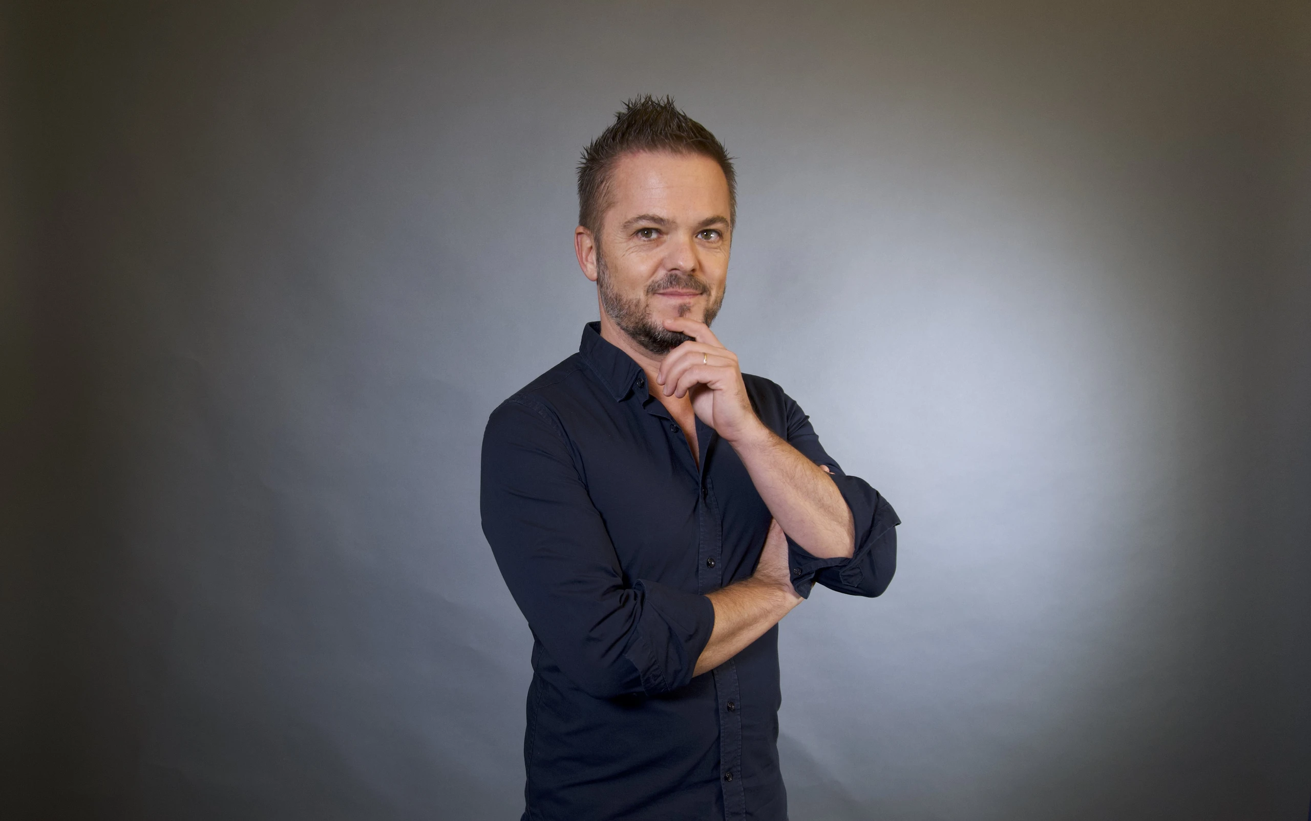 © Stefan Verra Blurred image background