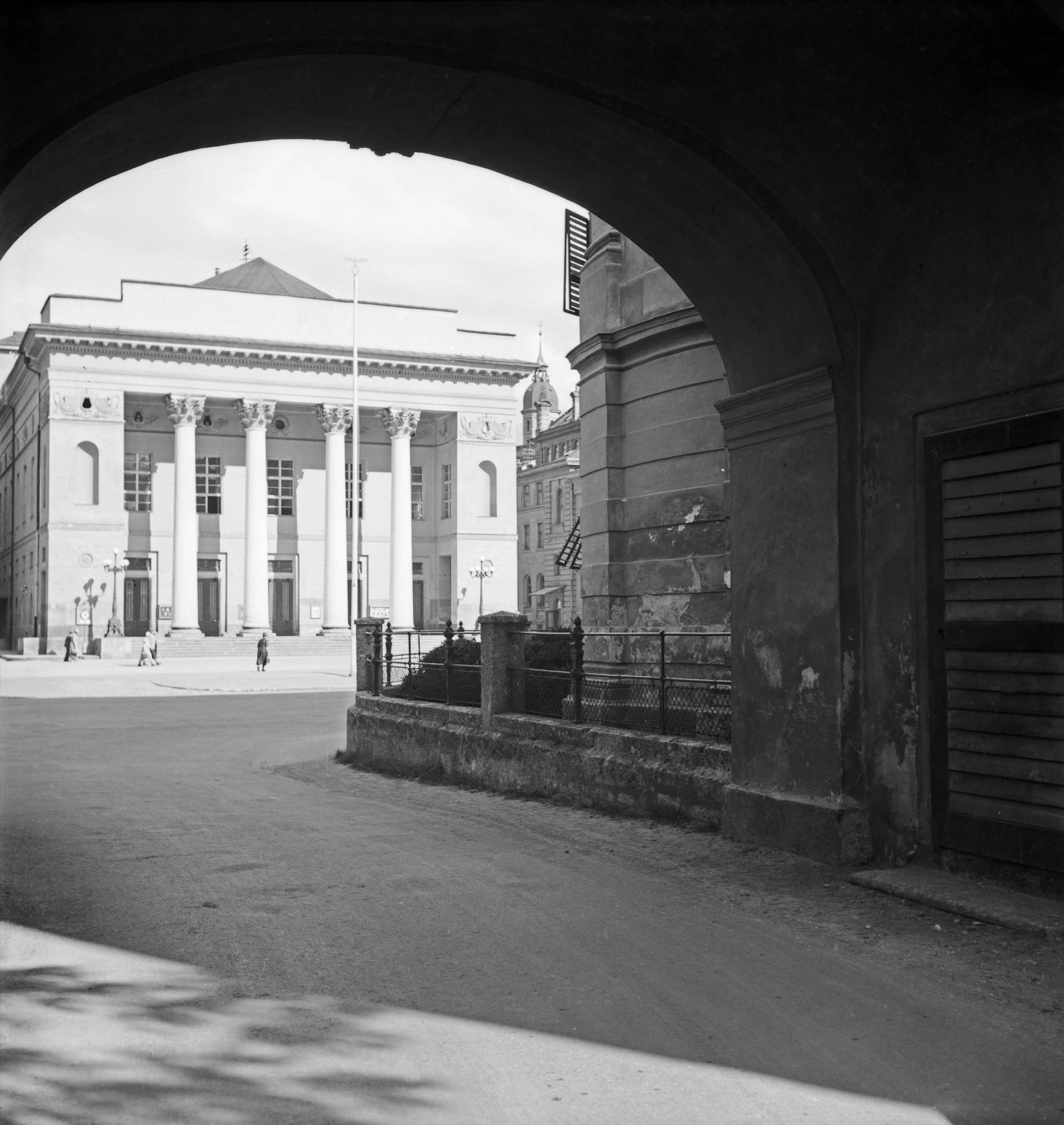© IMAGO/United Archives Blurred image background