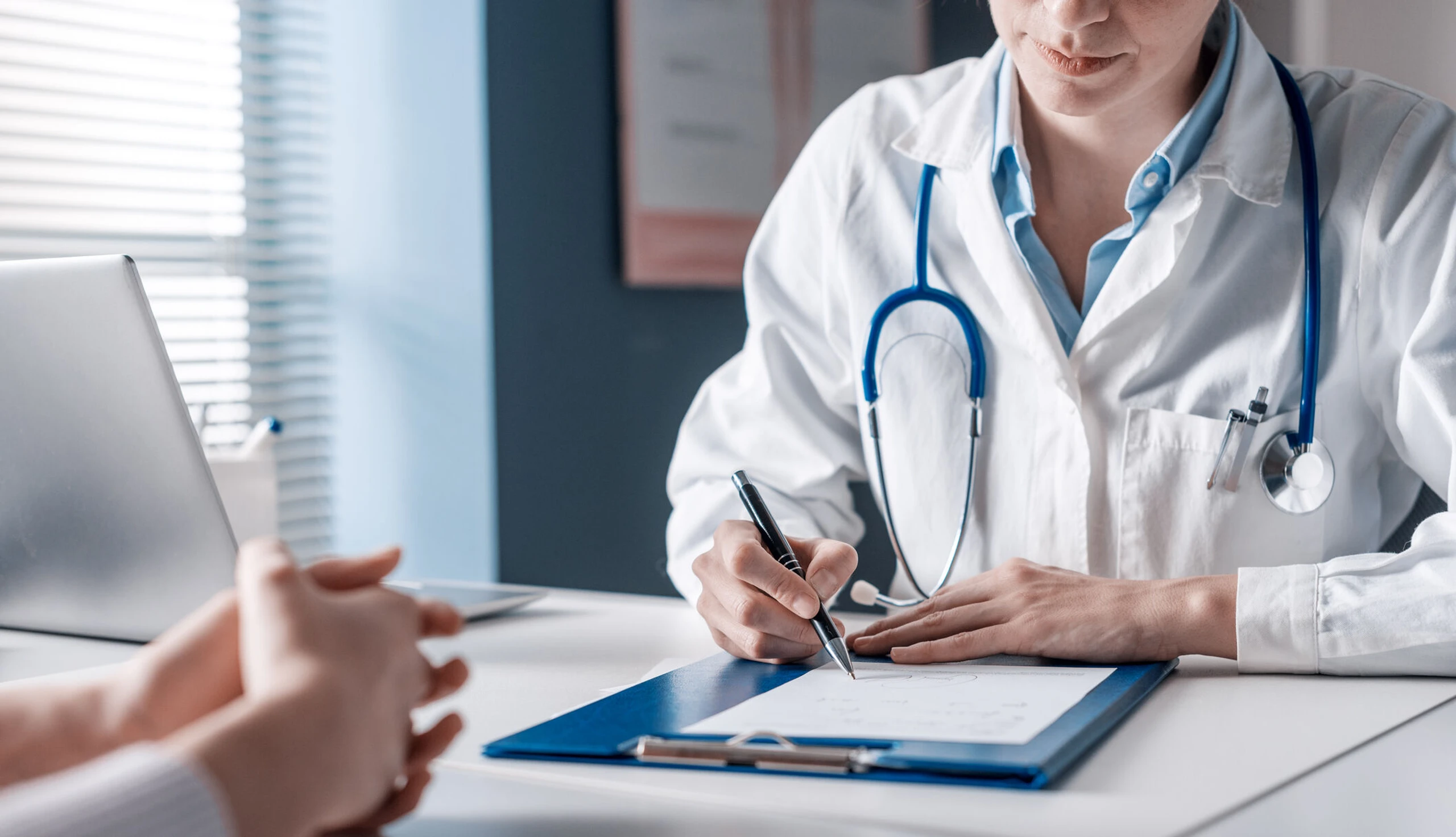 Patient bei der Gesundenuntersuchung