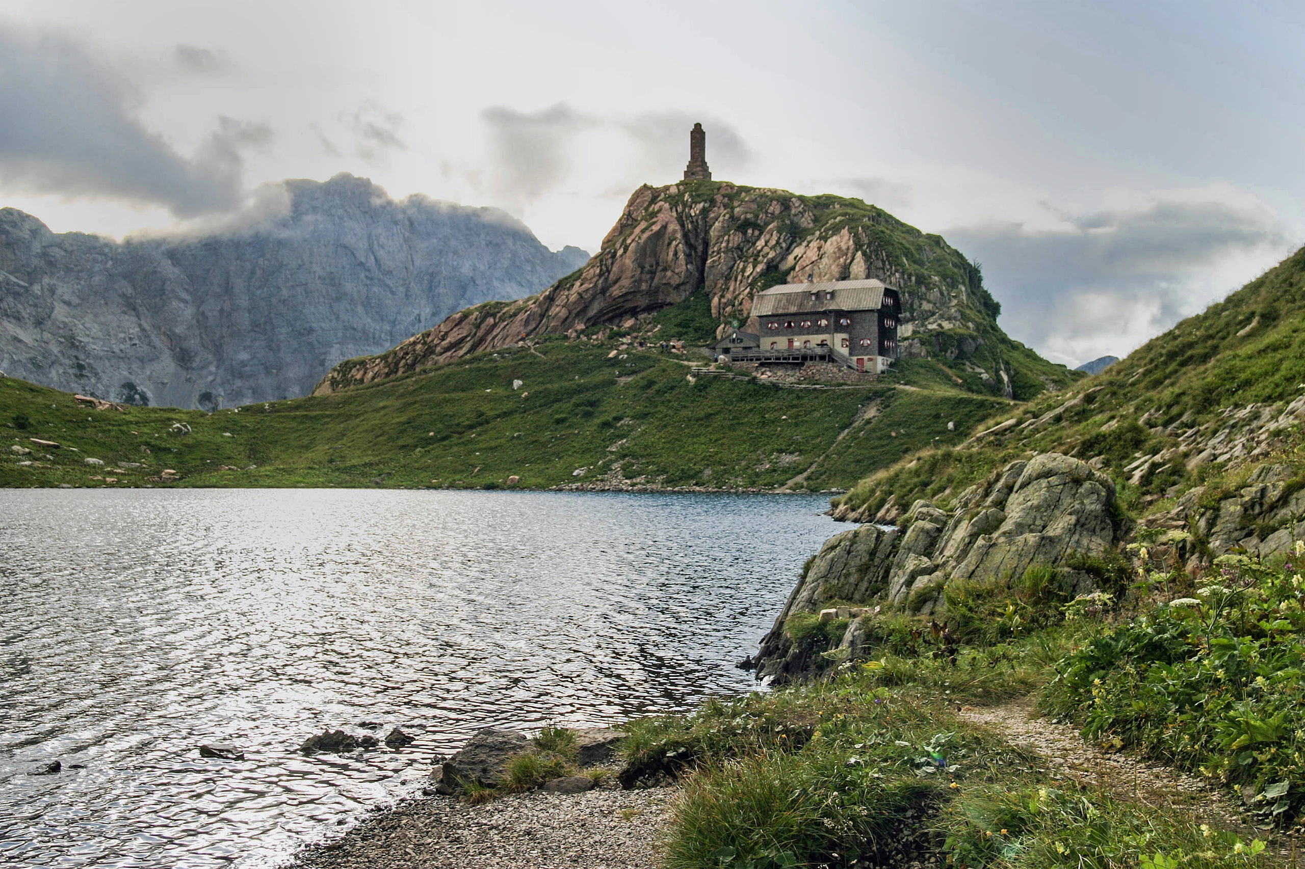 © Shutterstock/Markus Zeller Blurred image background