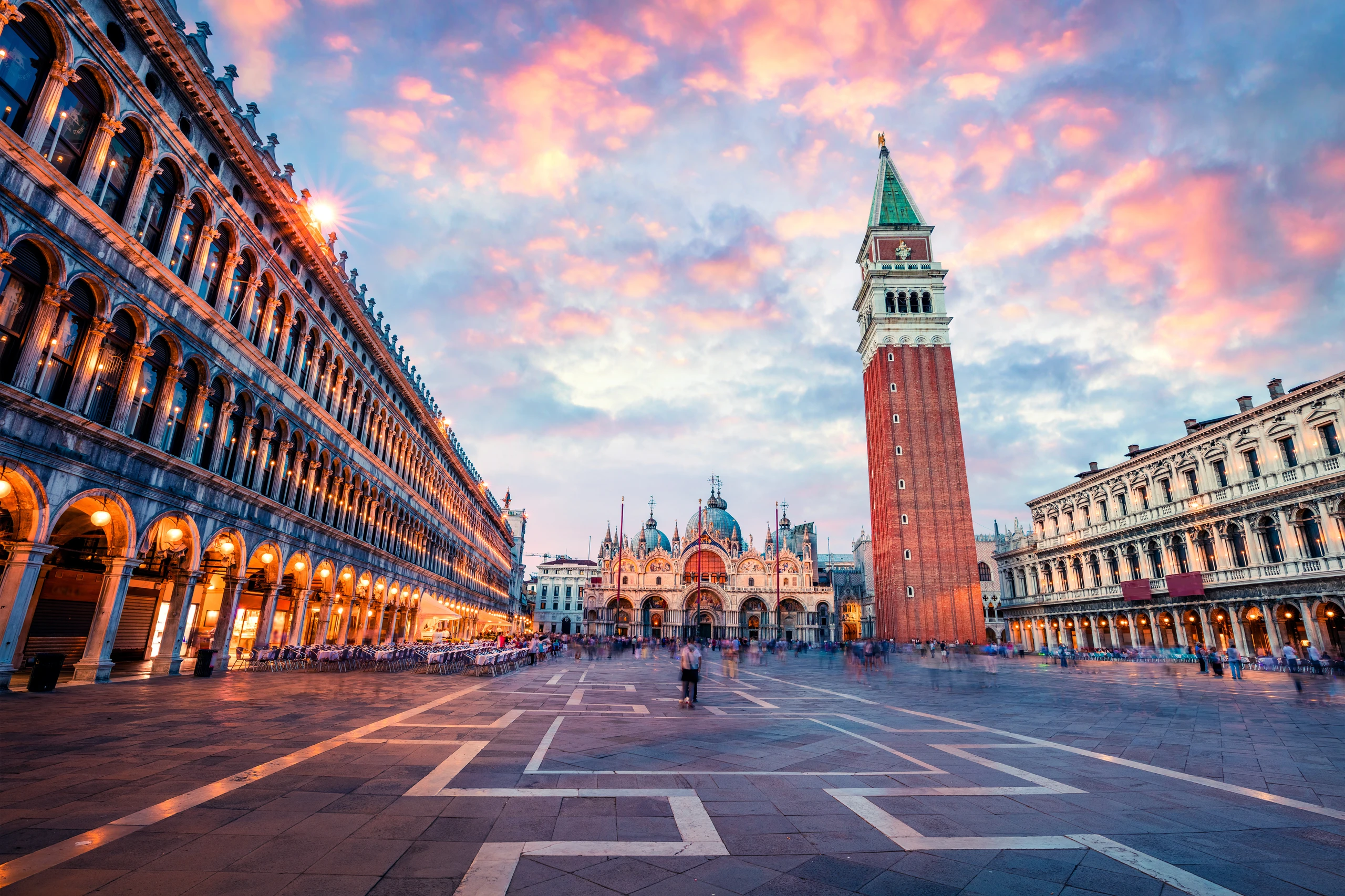 © Shutterstock.com Blurred image background