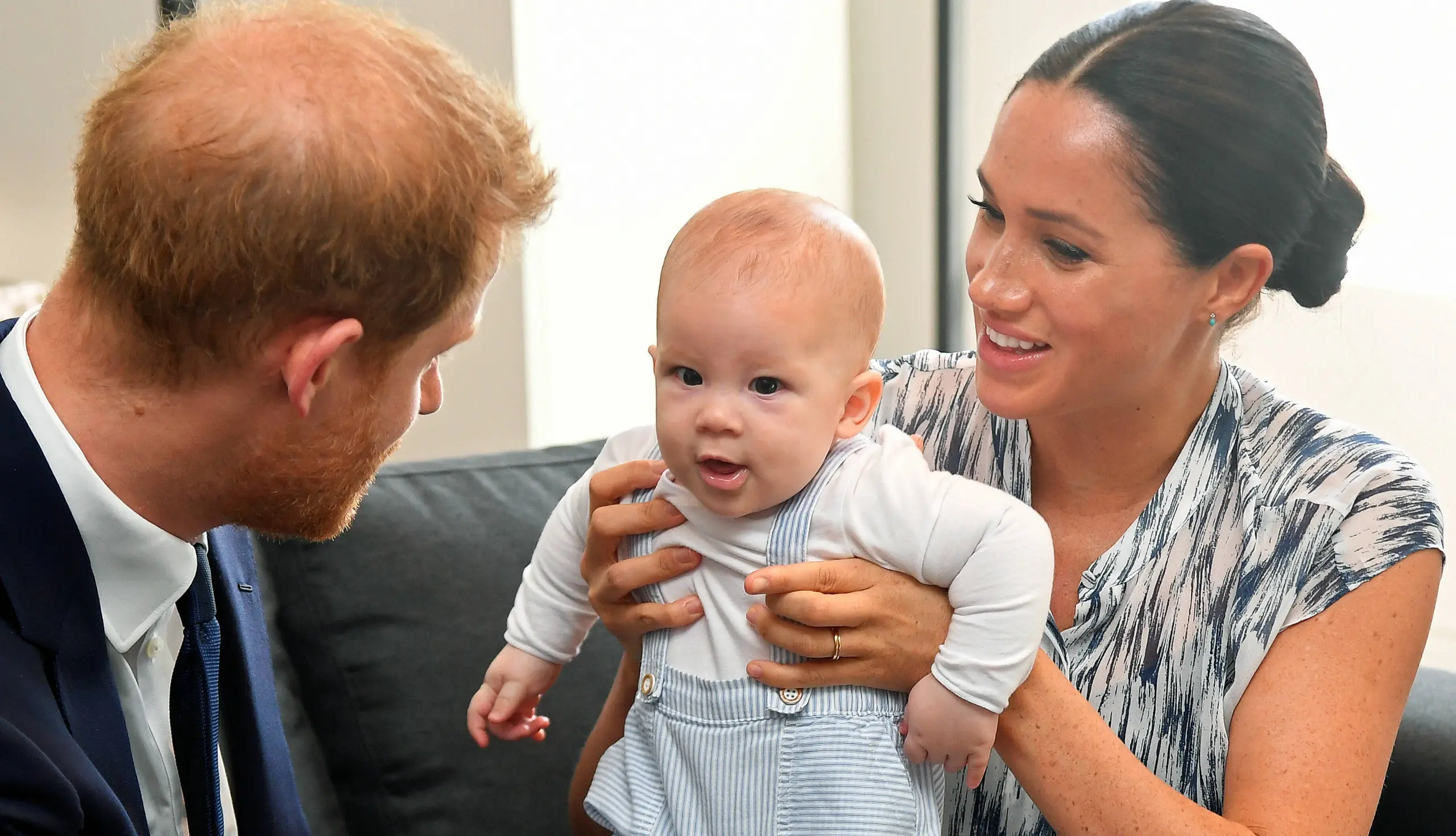 Archie Harrison Mountbatten-Windsor mit seinen Eltern Meghan und Harry