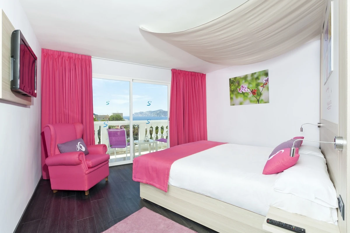 © Seetel Hotels Blurred image background