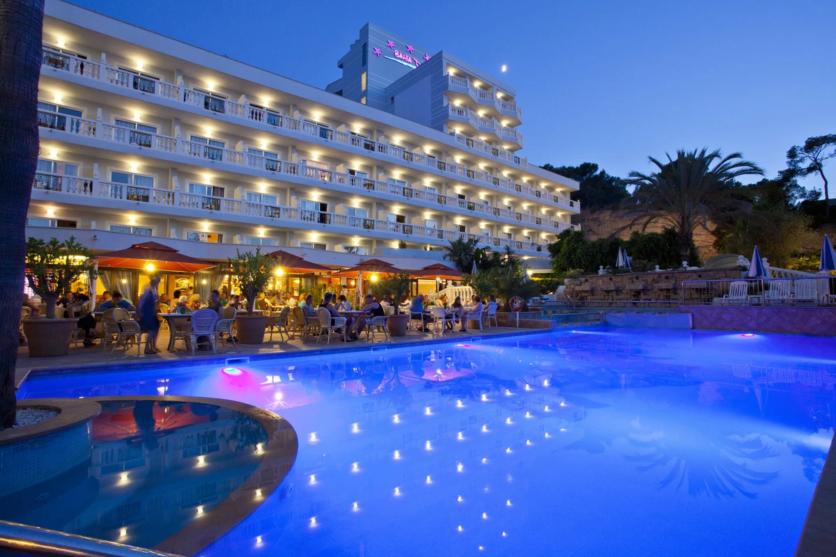 © Seetel Hotels Blurred image background