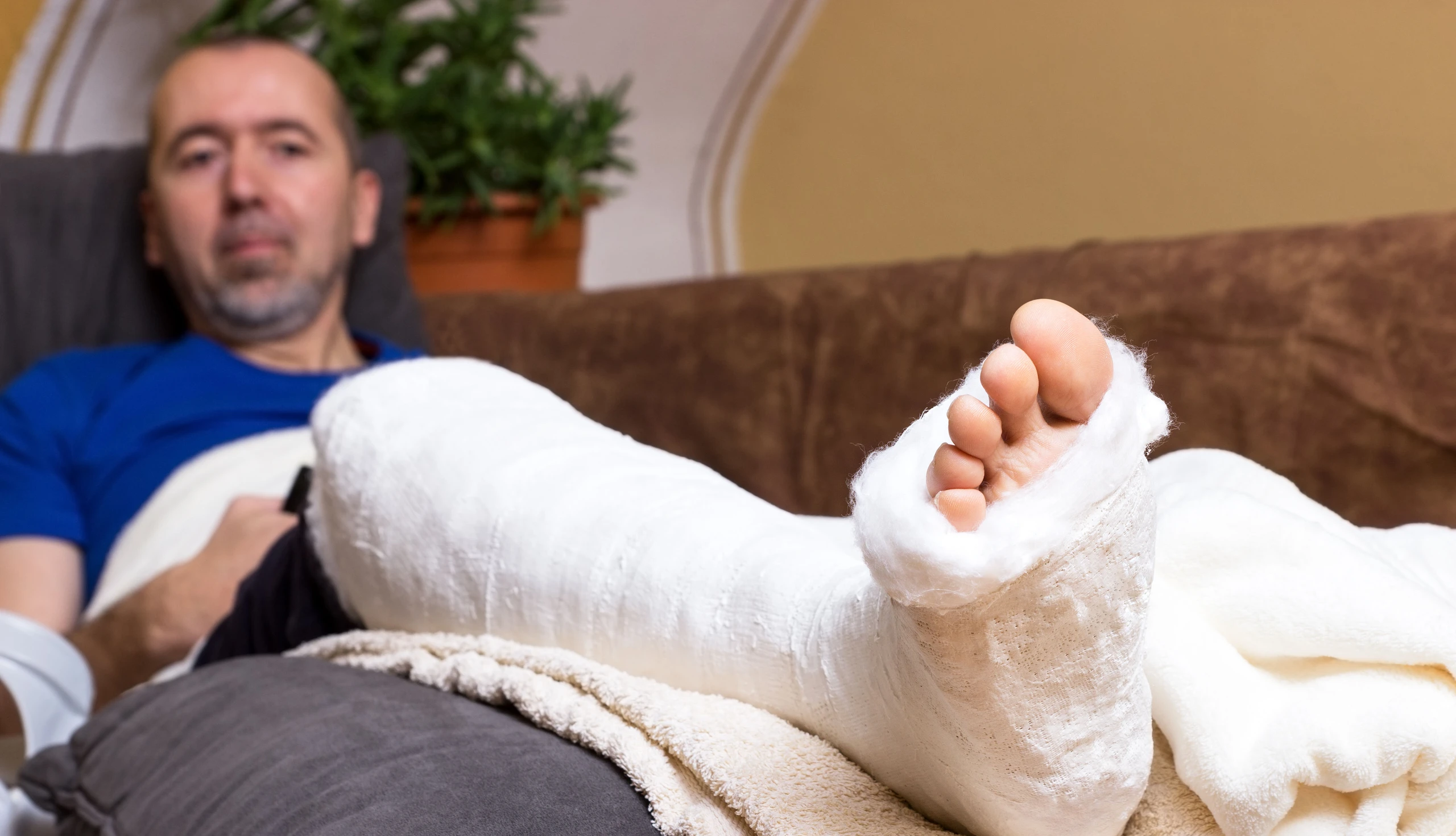 Krankenstand: Wiekontrollieren Krankenkassen?