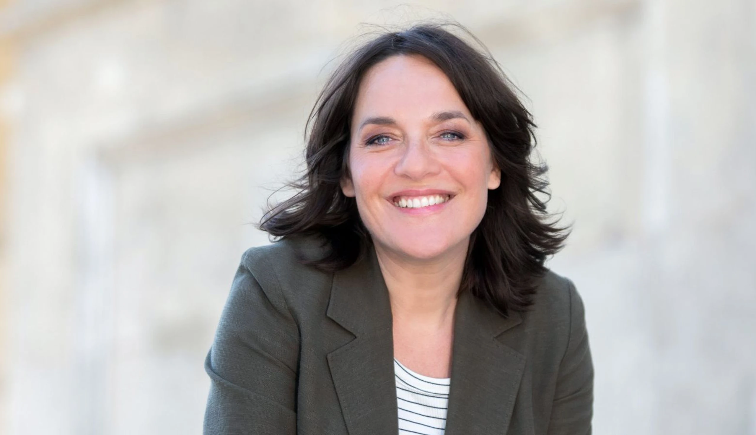 Eva Pölzl verbreitet bei "Guten Morgen Österreich" als ORF-Moderatorin gute Laune