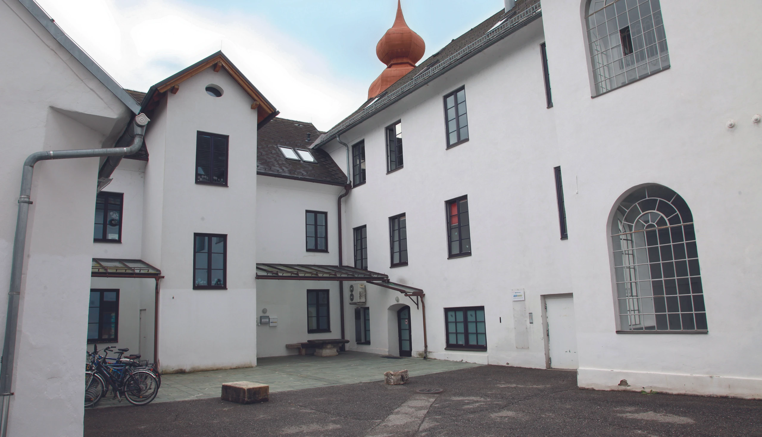 Die seltsame Welt der Lais-Schulen