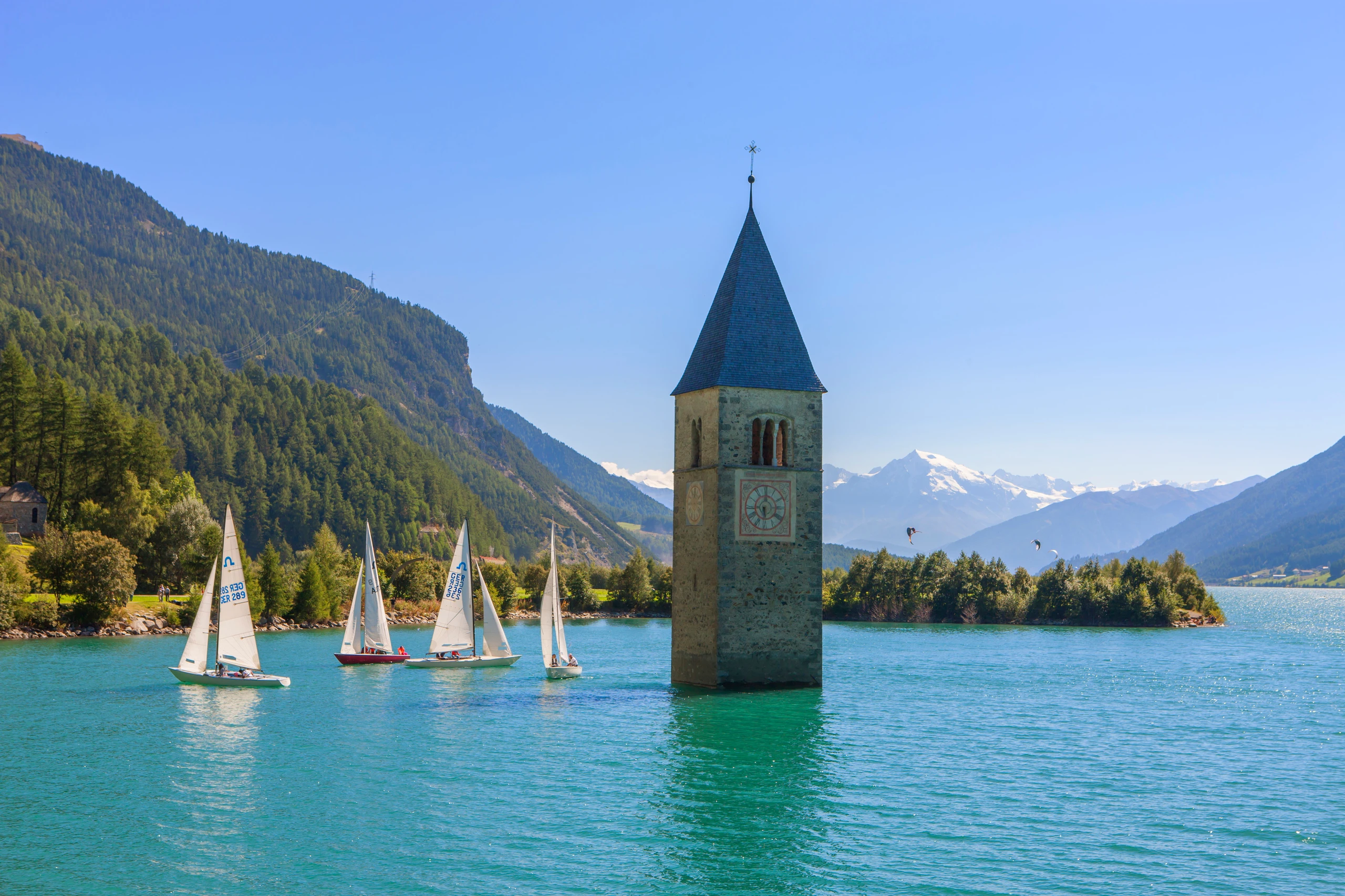 © IDM Südtirol/Frieder Blickle Blurred image background