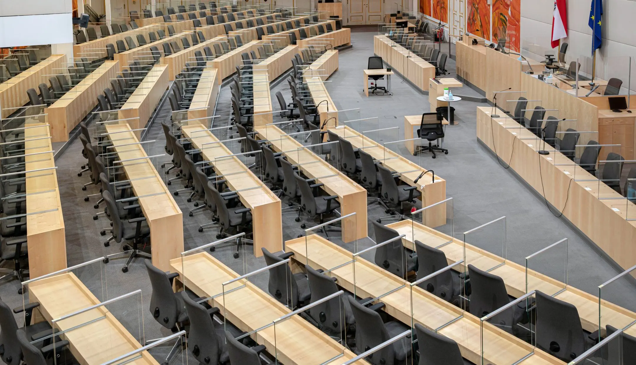 Nationalrat: Hier sitzen Regierungs- und Oppositionsparteien