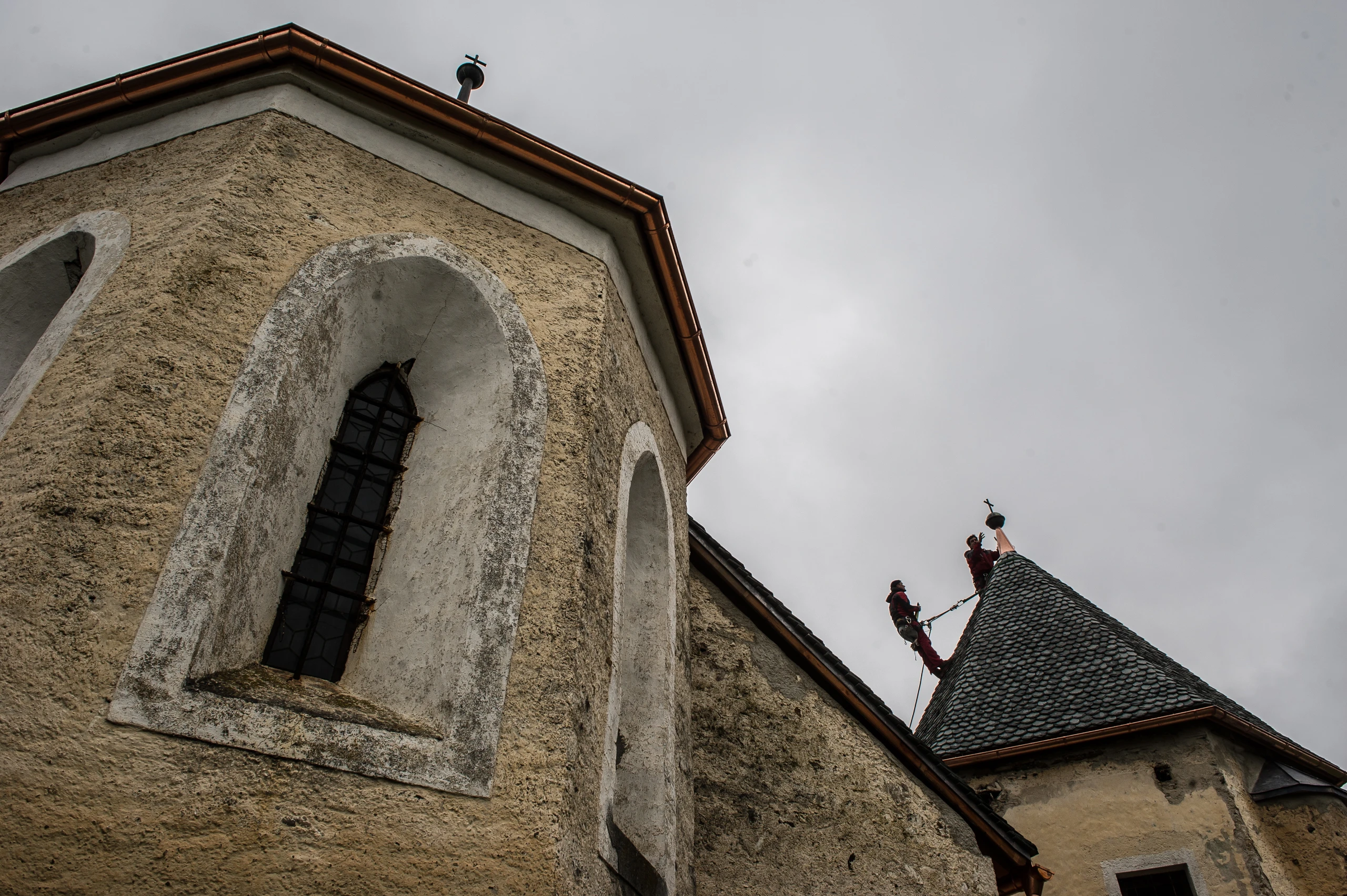 © Ricardo Herrgott Blurred image background