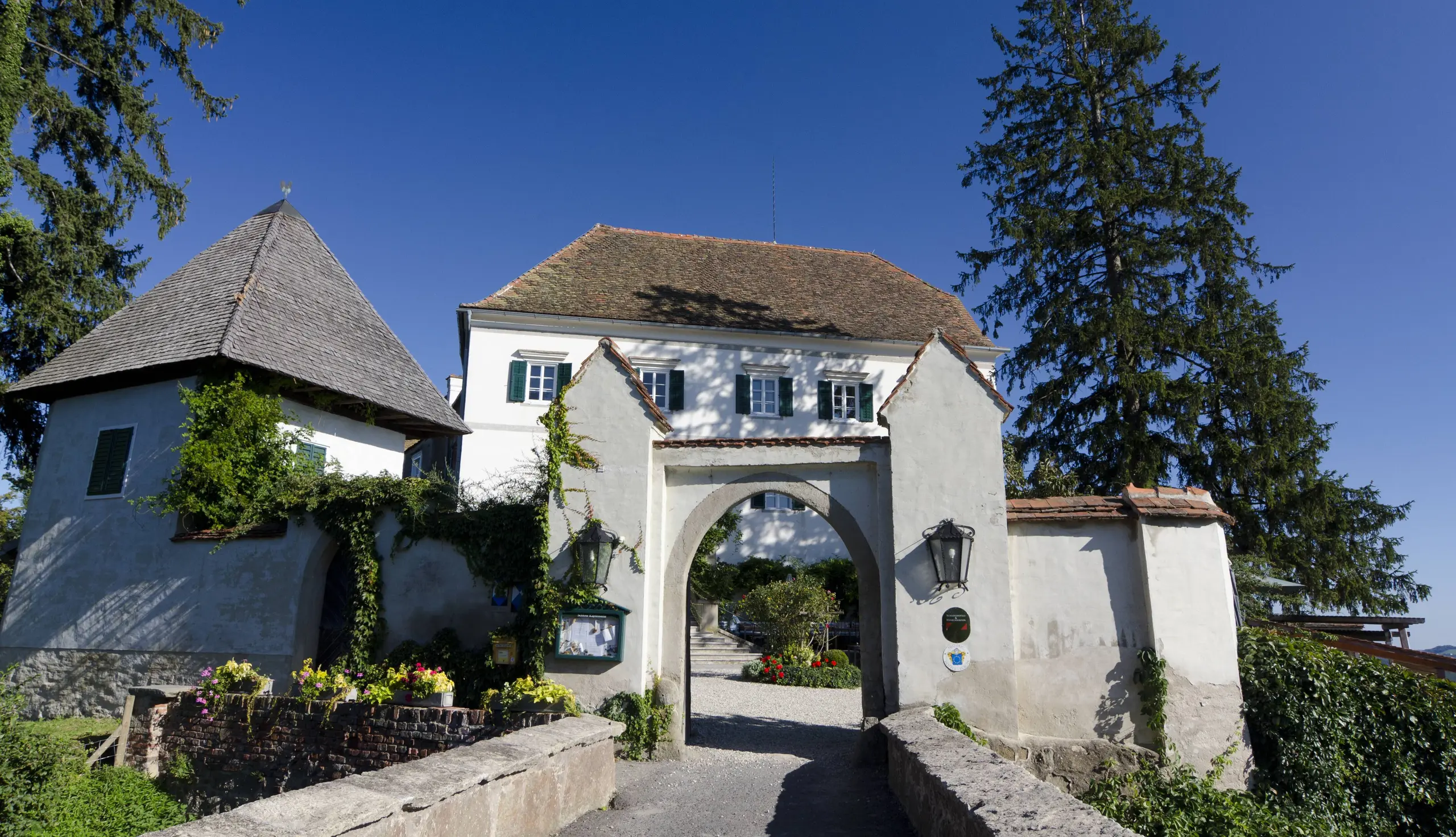Der Eingangsbereich des Hotels Schloss Kapfenstein