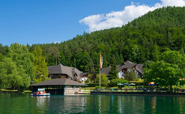 © Hotelresort Klopeinersee Blurred image background