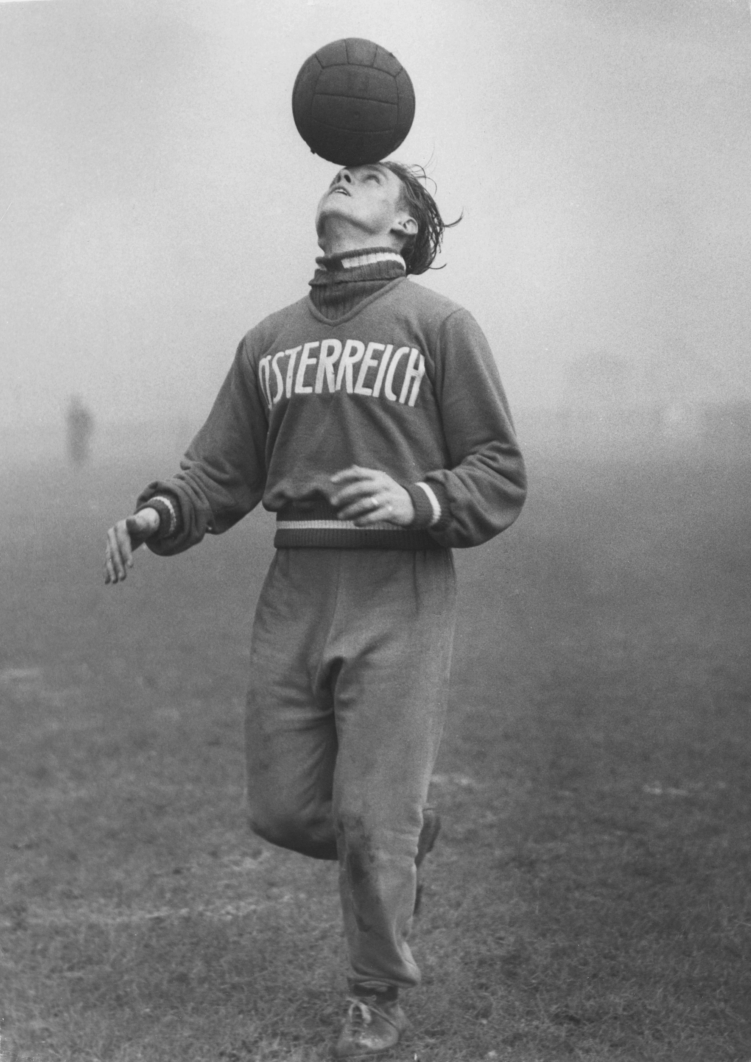 © Ron Burton/Keystone/Hulton Archive/Getty Images Blurred image background
