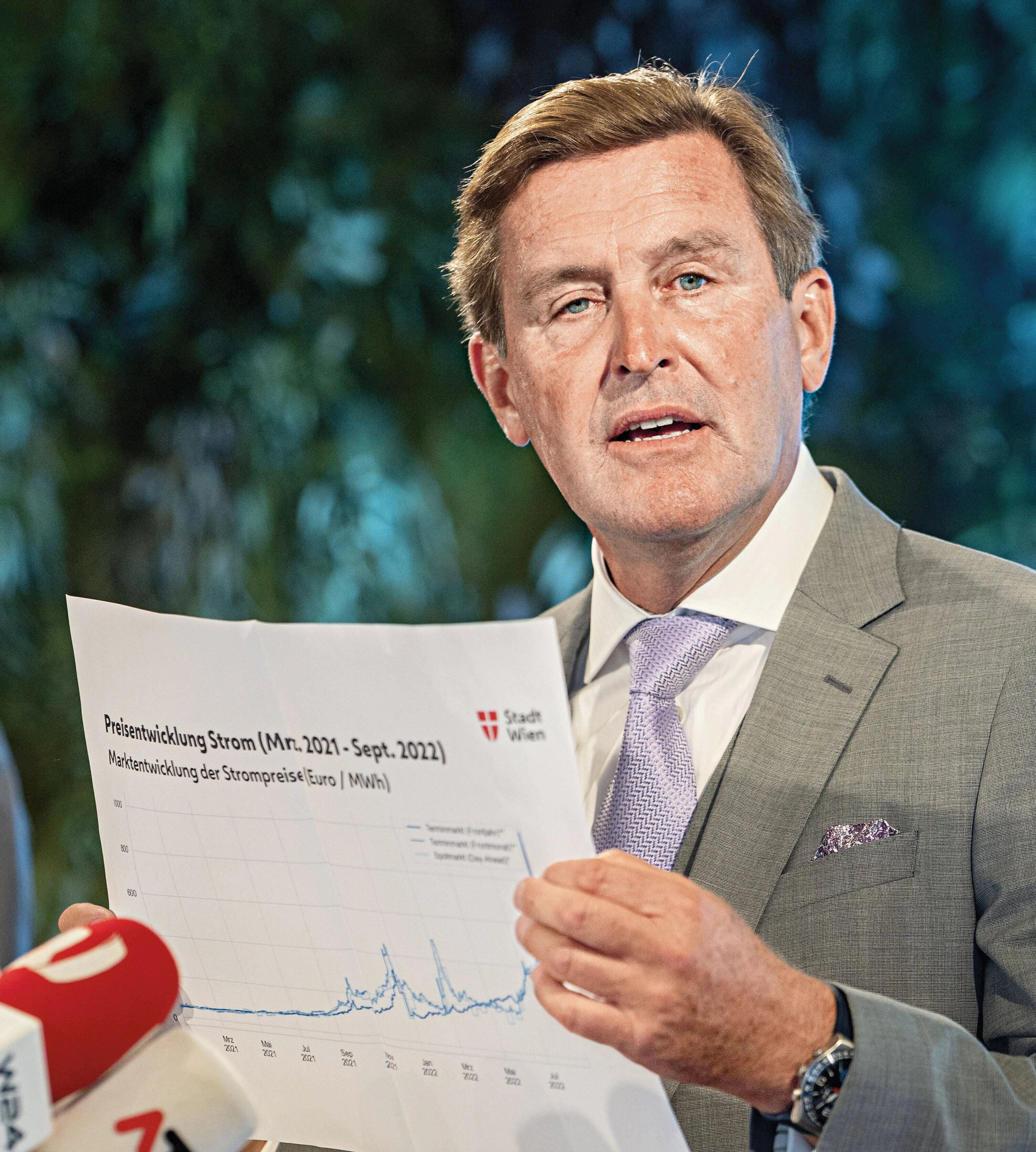 © IMAGO/Martin Juen/SEPA.Media Blurred image background