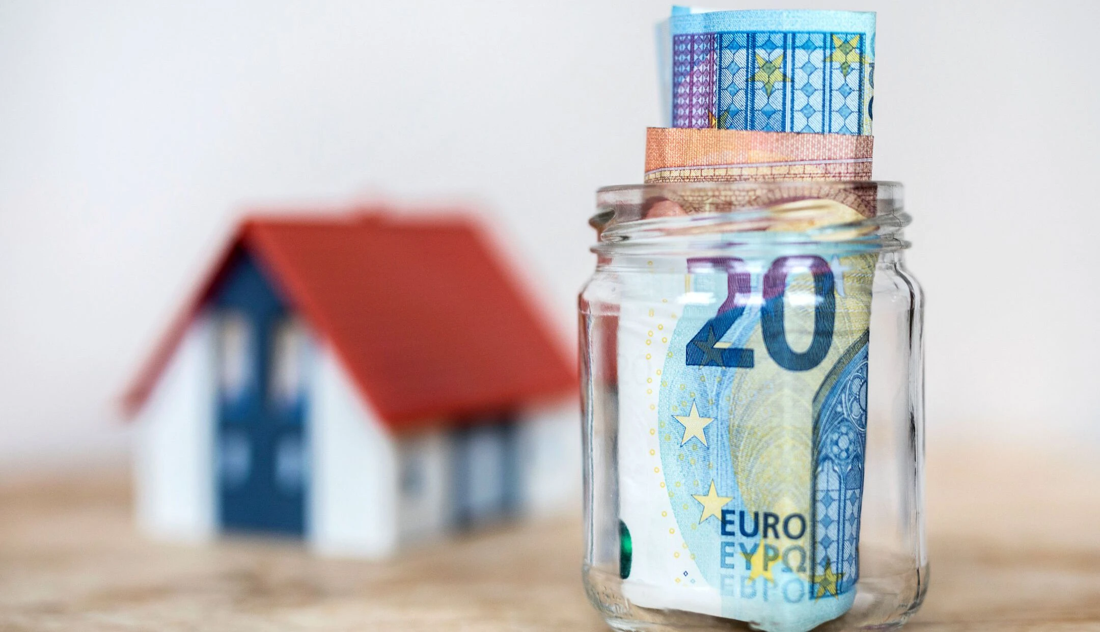 Mit der kalten Progression & steigenden Löhnen bleibt am Ende des Monats manchmal weniger übrig als vorher, um bsp. einen Hauskredit abzubezahlen.