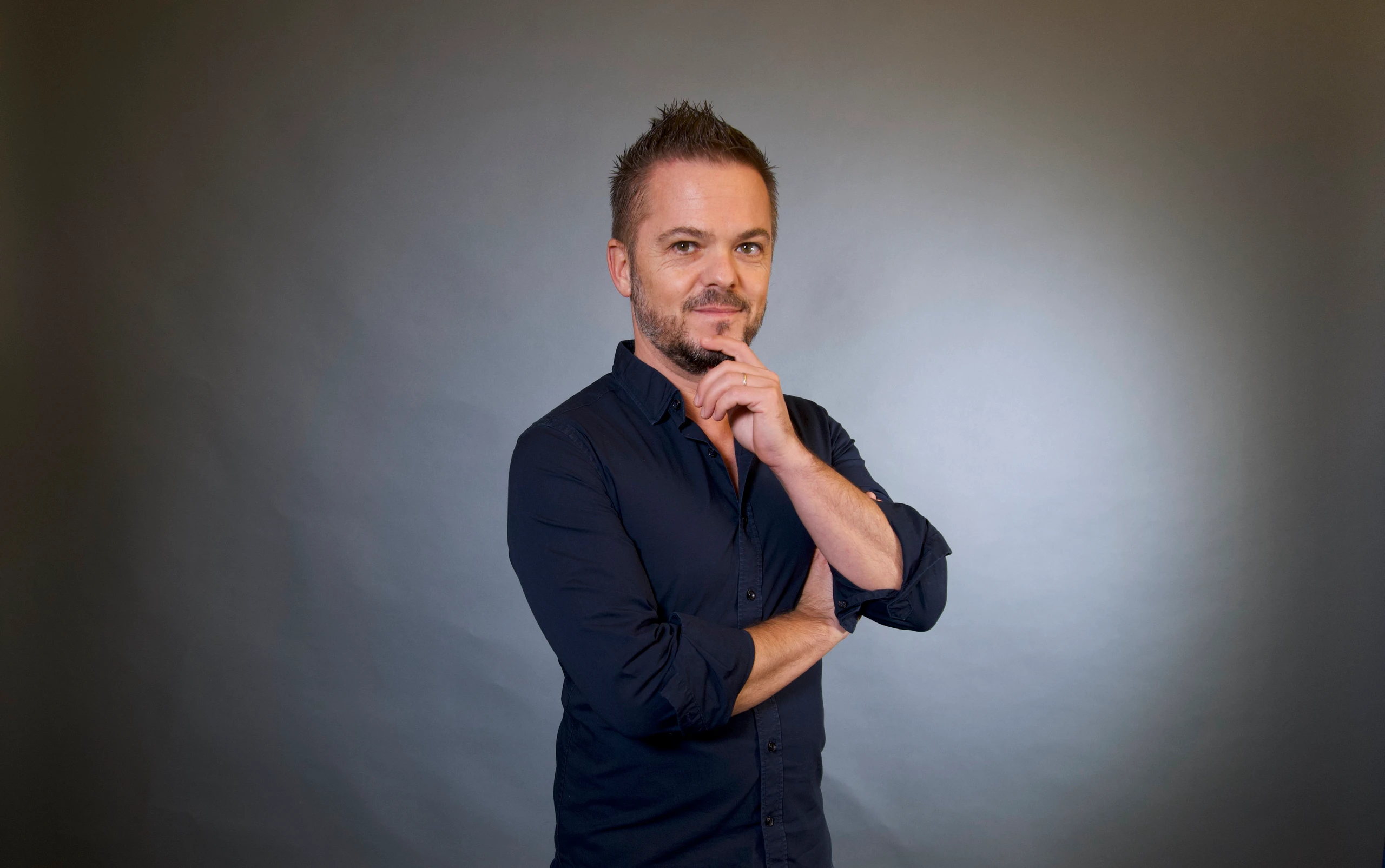 © Stefan Verra Blurred image background