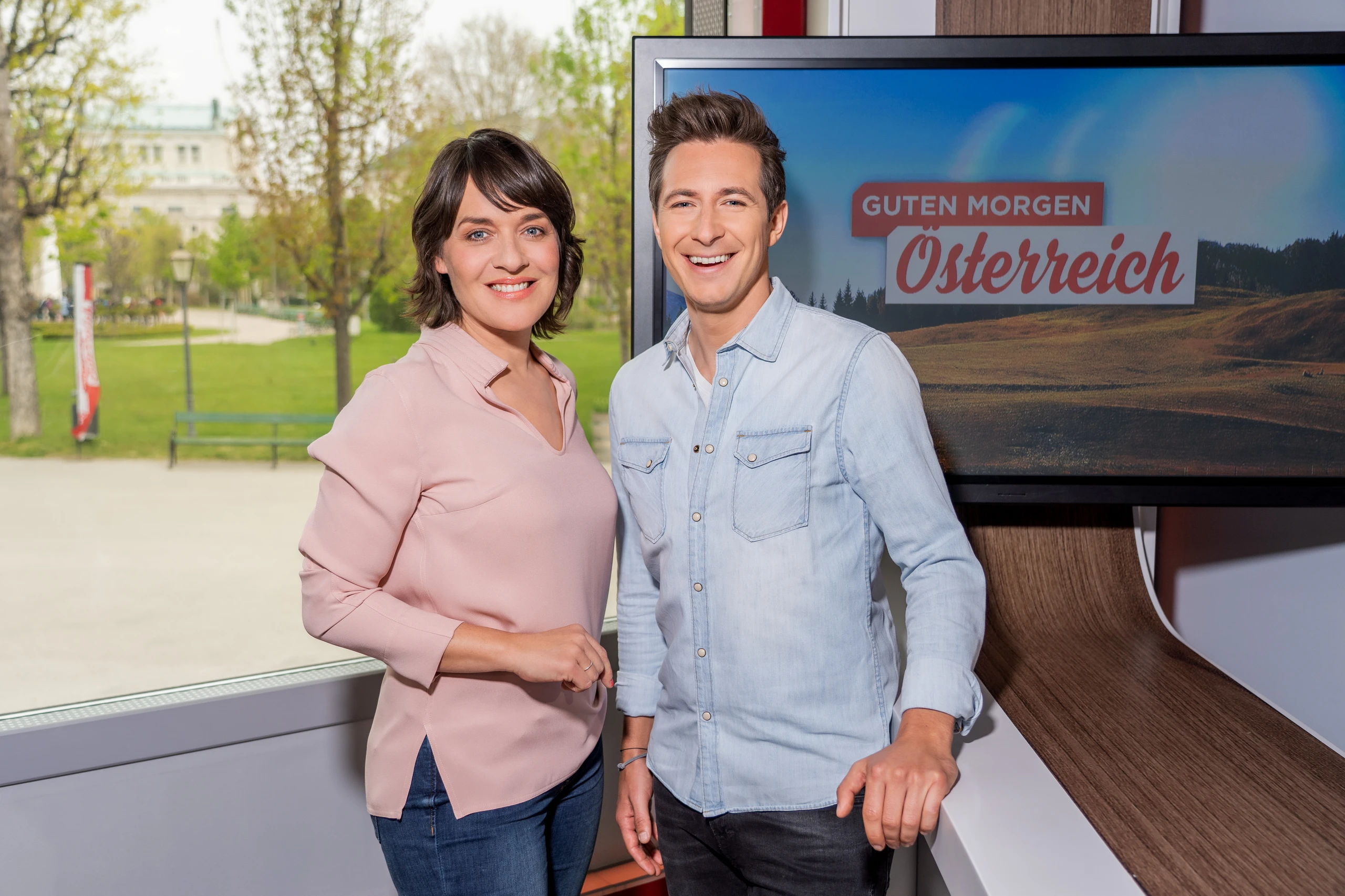 © ORF/Roman Zach-Kiesling Blurred image background