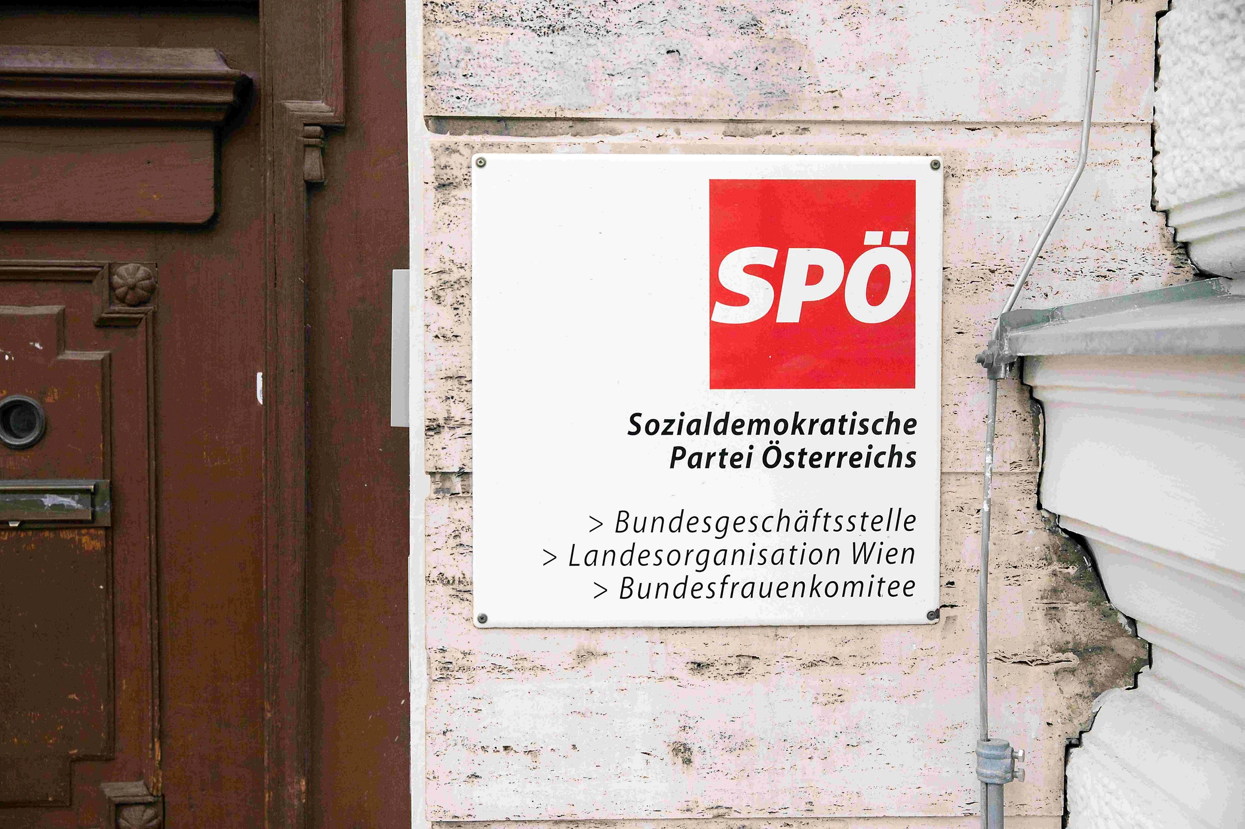 © Elke Mayr Blurred image background