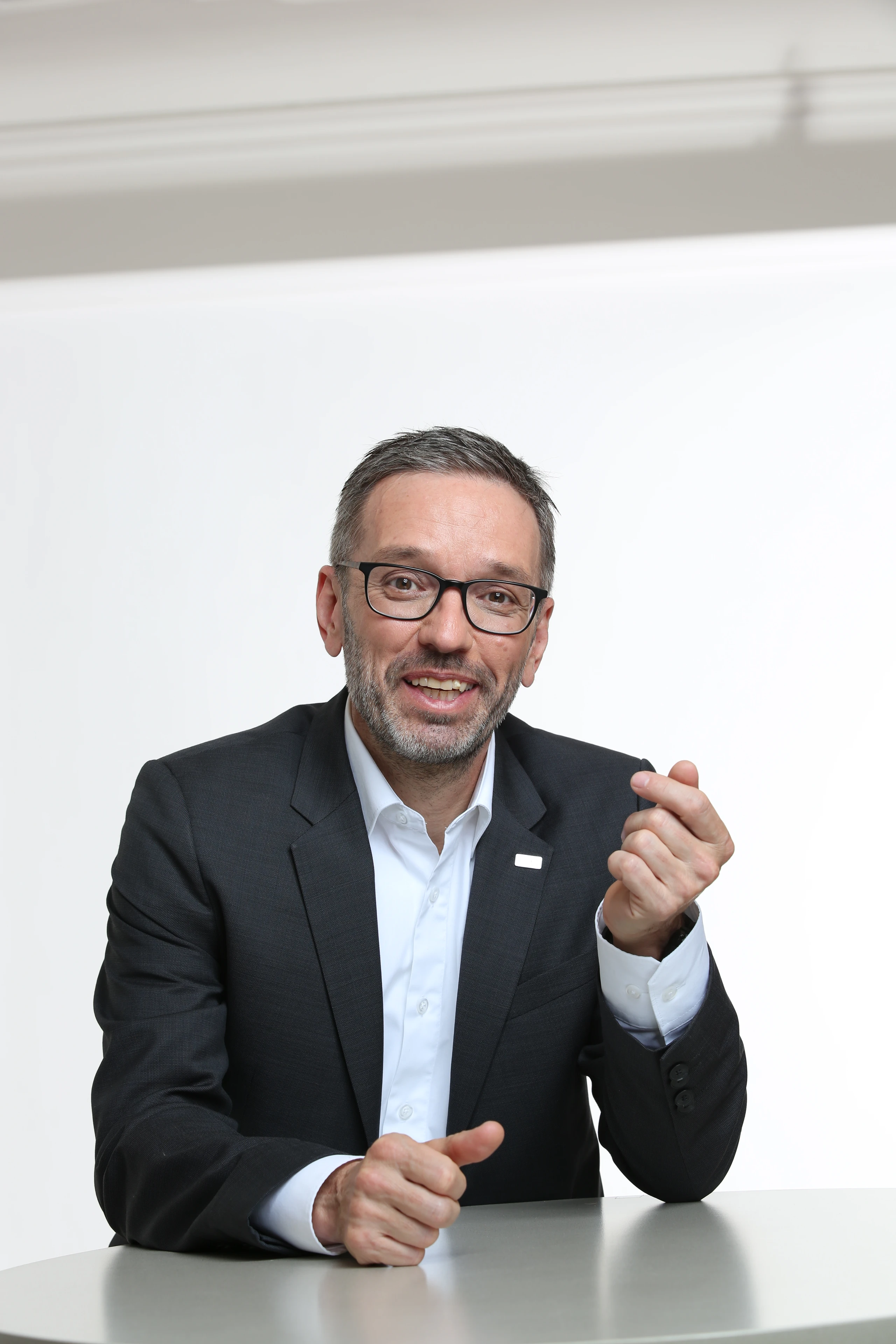 © FPÖ Blurred image background