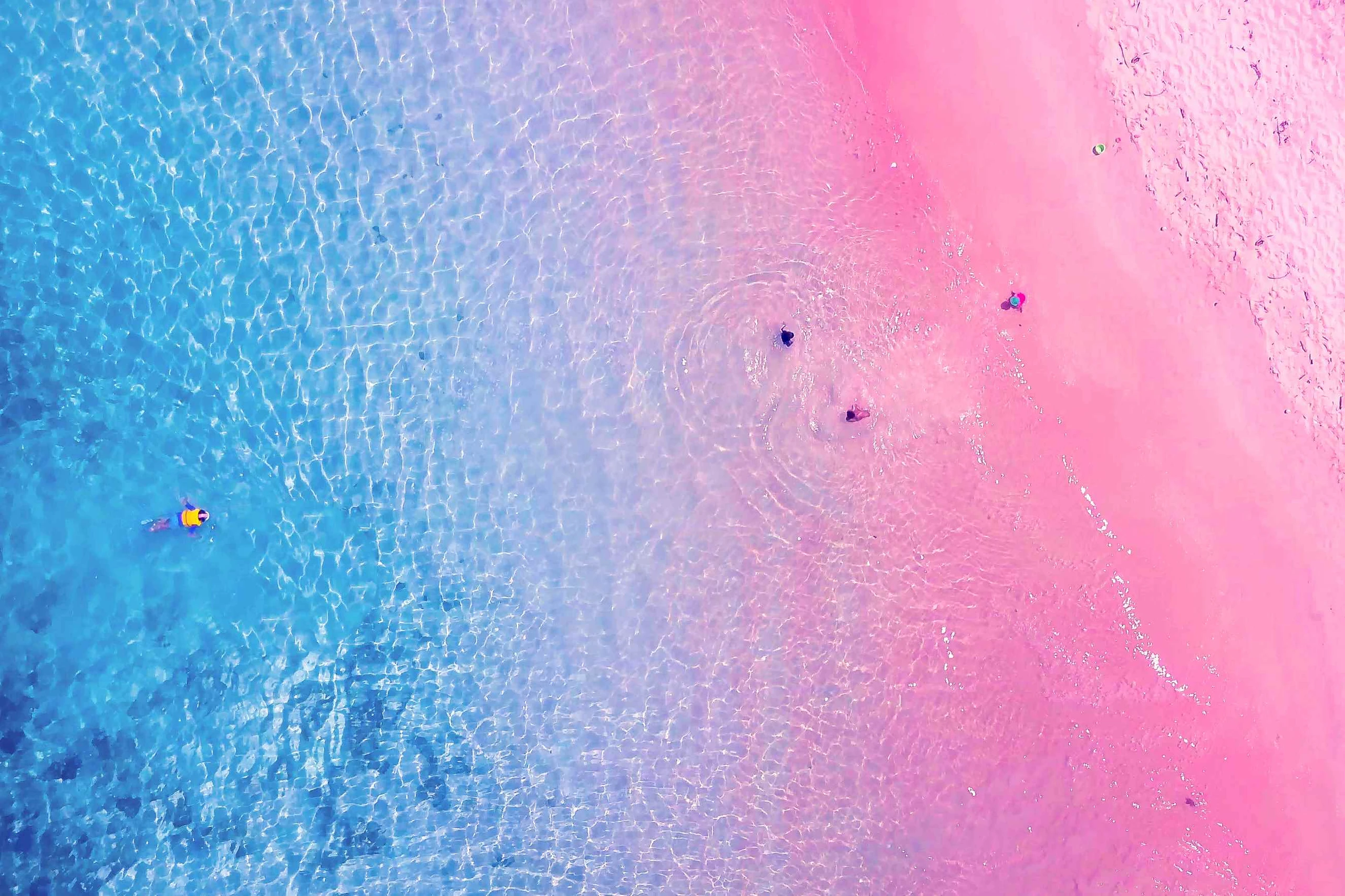 © iStockphoto.com/LukeWaitPhotography Blurred image background
