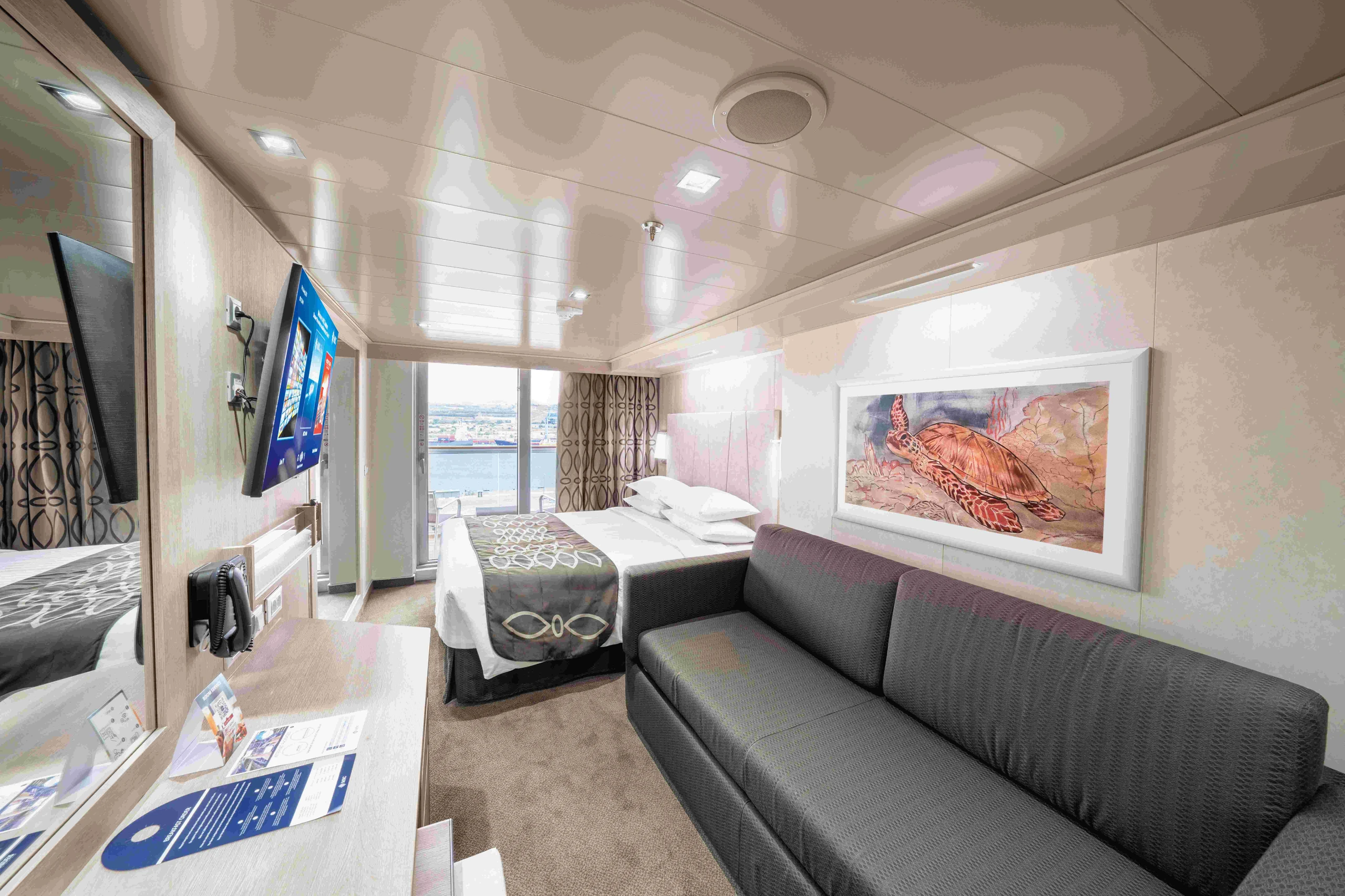 © MSC Cruises/ Ivan Sarfatti Blurred image background