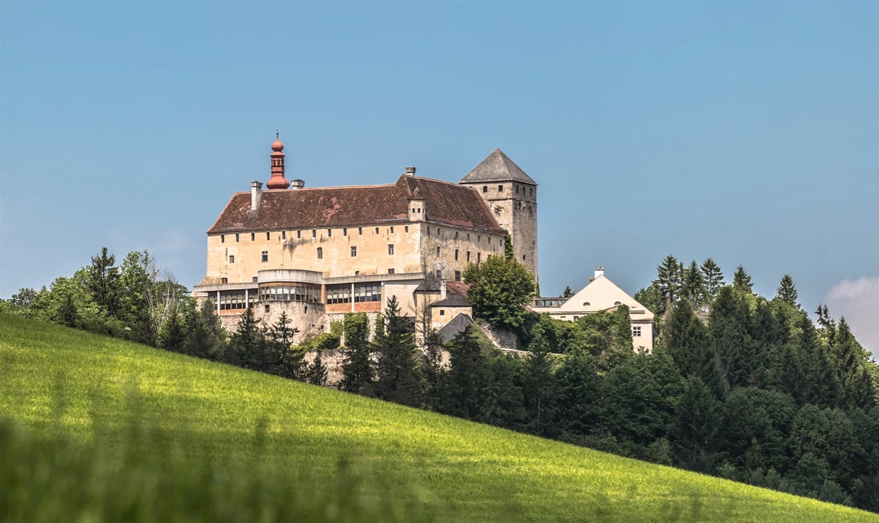 © Schloss Krumbach Blurred image background