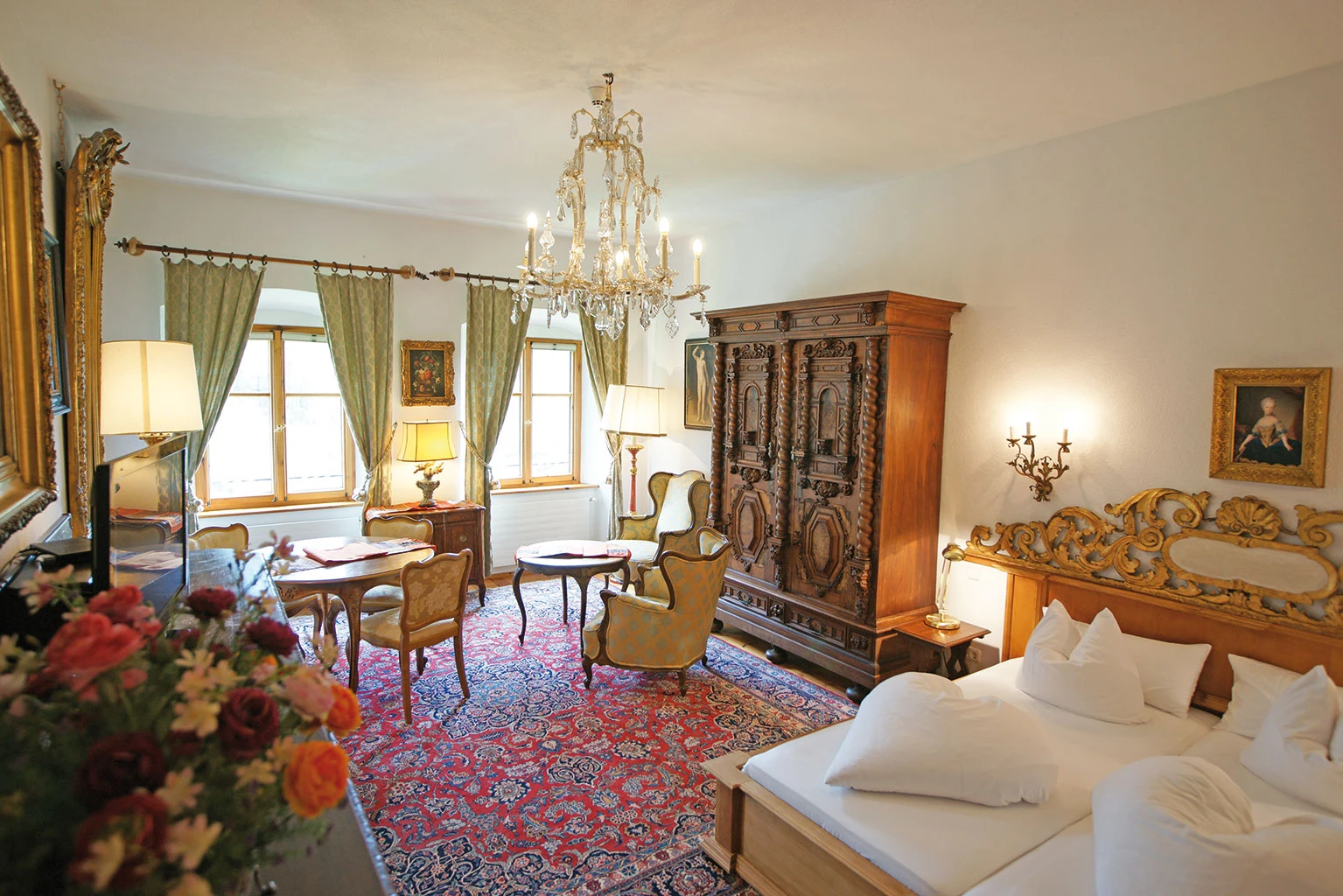 © Hotel Schloss Fernsteinsee Blurred image background