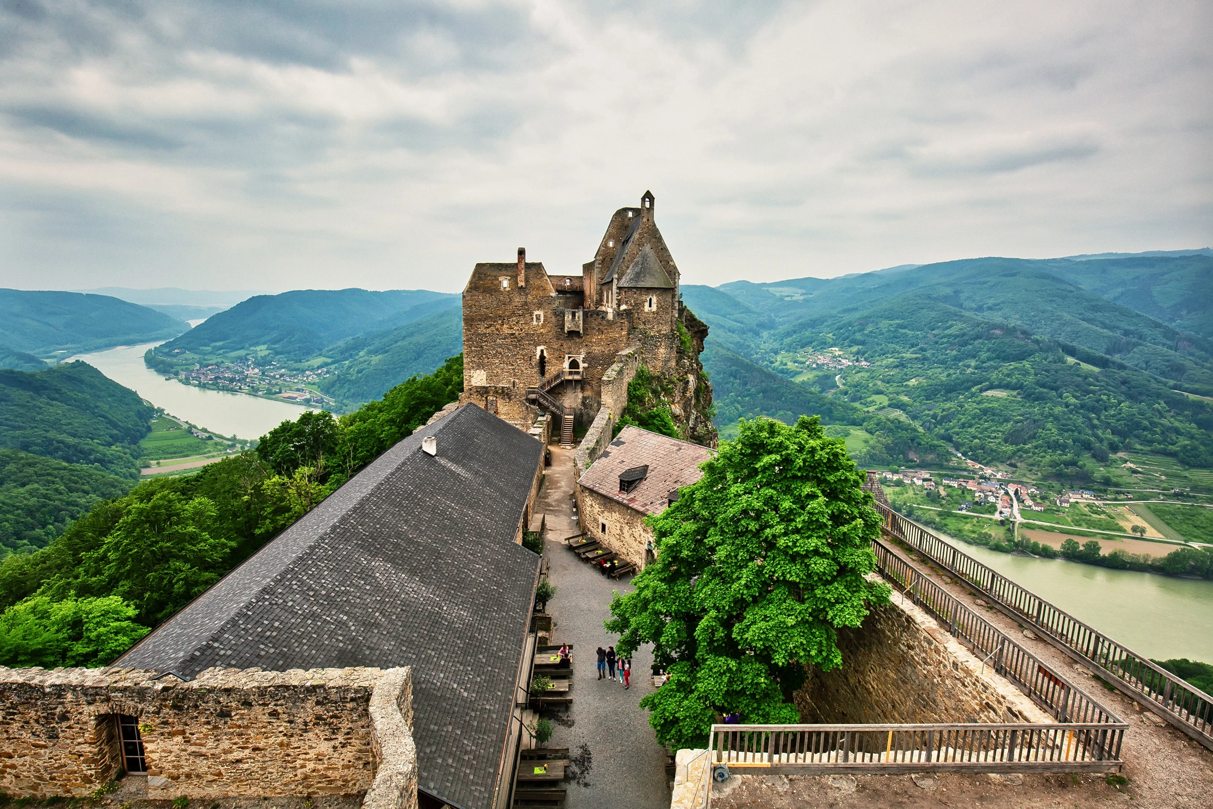 © Shutterstock.com Blurred image background