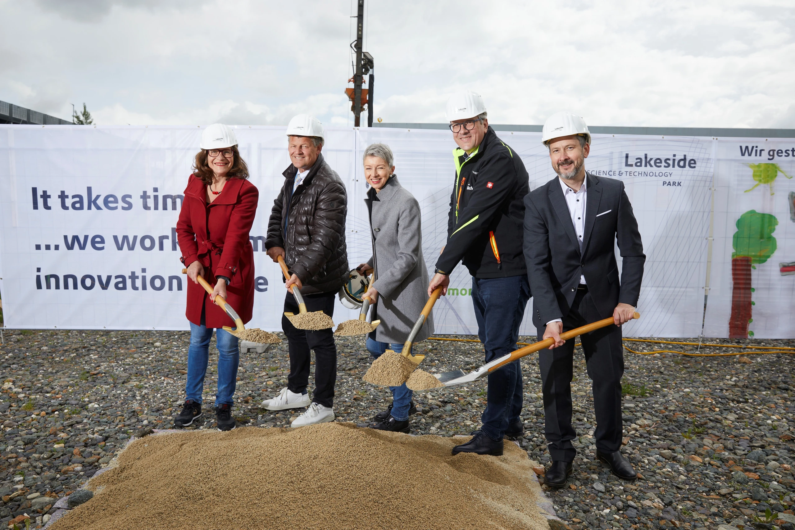 © Johannes Puch Blurred image background