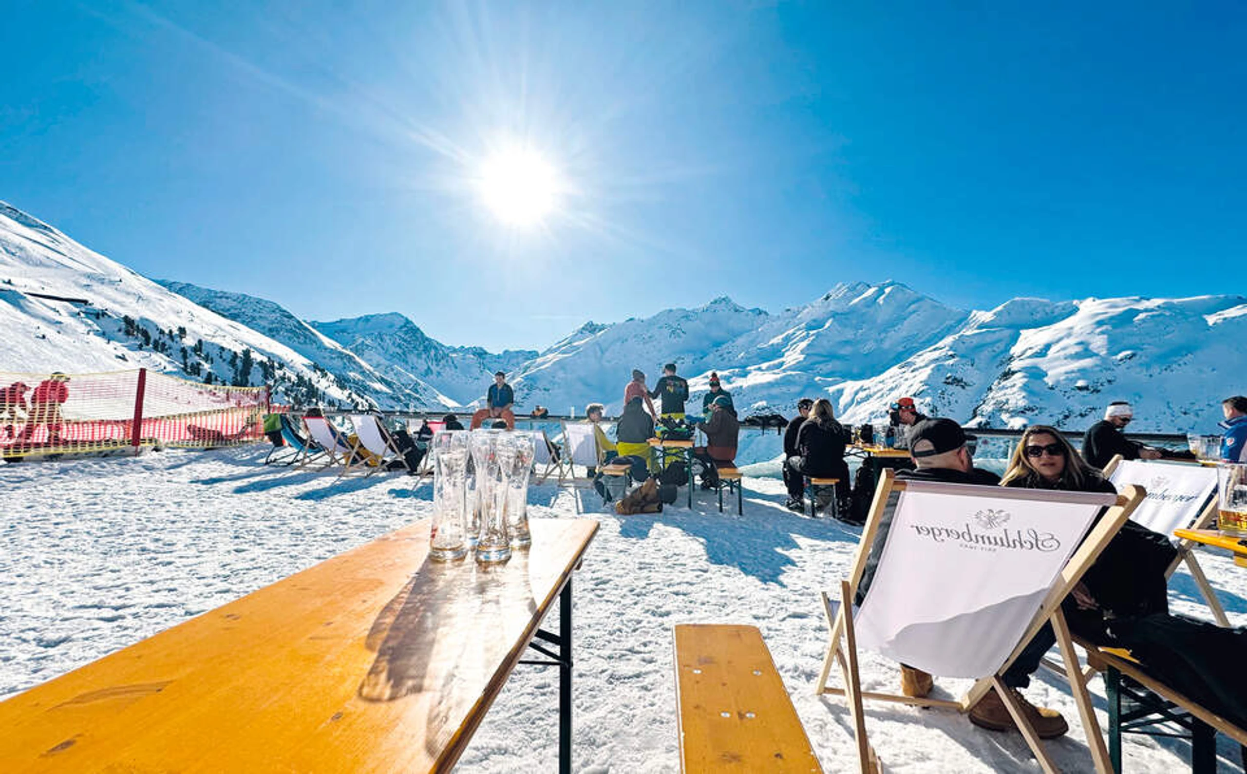 © Günter Fritz Blurred image background