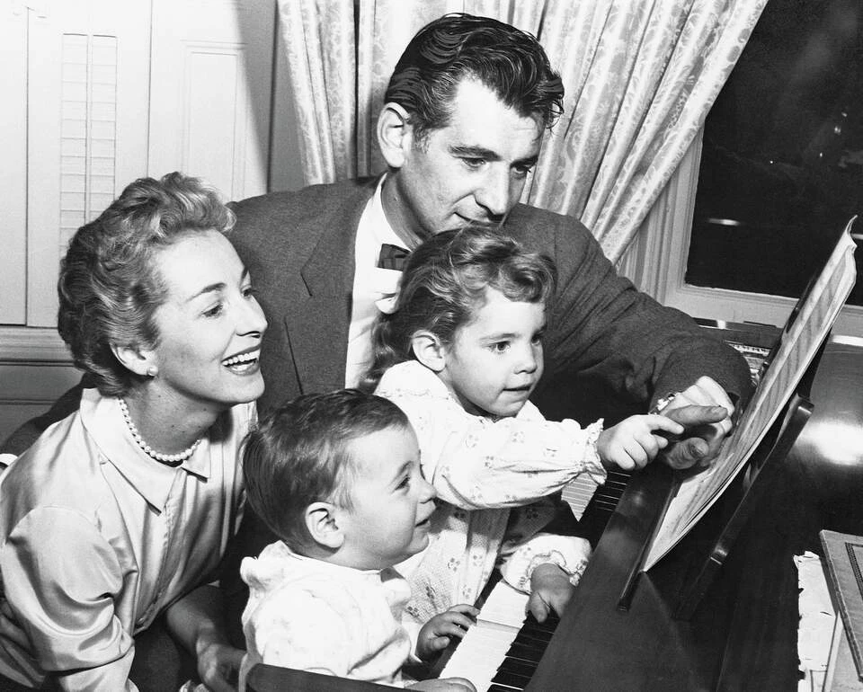 © Getty Images/Bettmann Archive Blurred image background