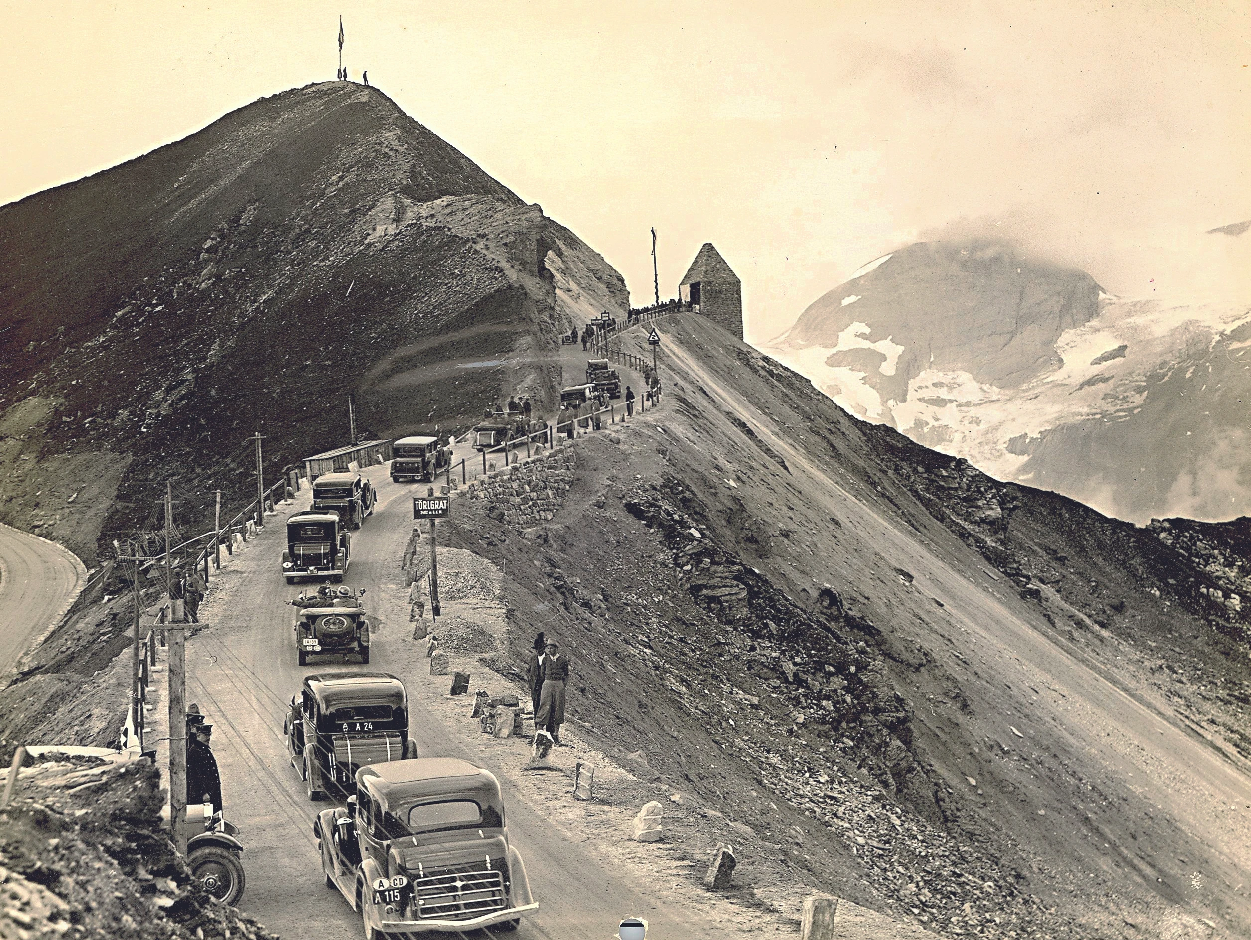 © Austrian Archives / brandstaetter images / picturedesk.com Blurred image background