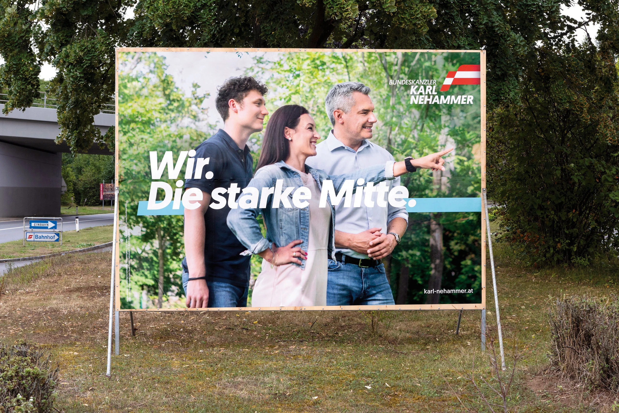 © Weingartner-Foto/picturedesk.com Blurred image background