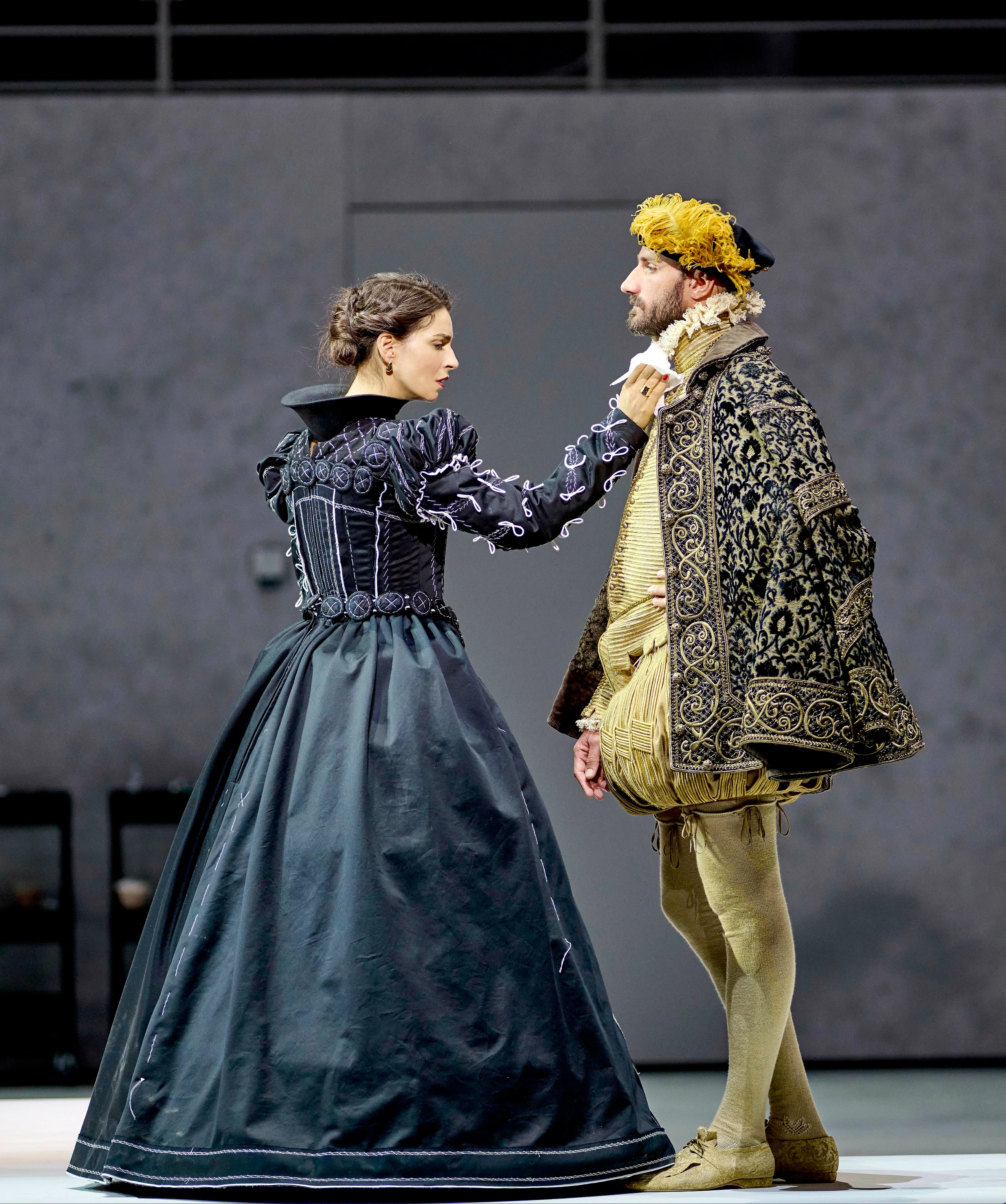 © Wiener Staatsoper_Sofia Vargaiová Blurred image background