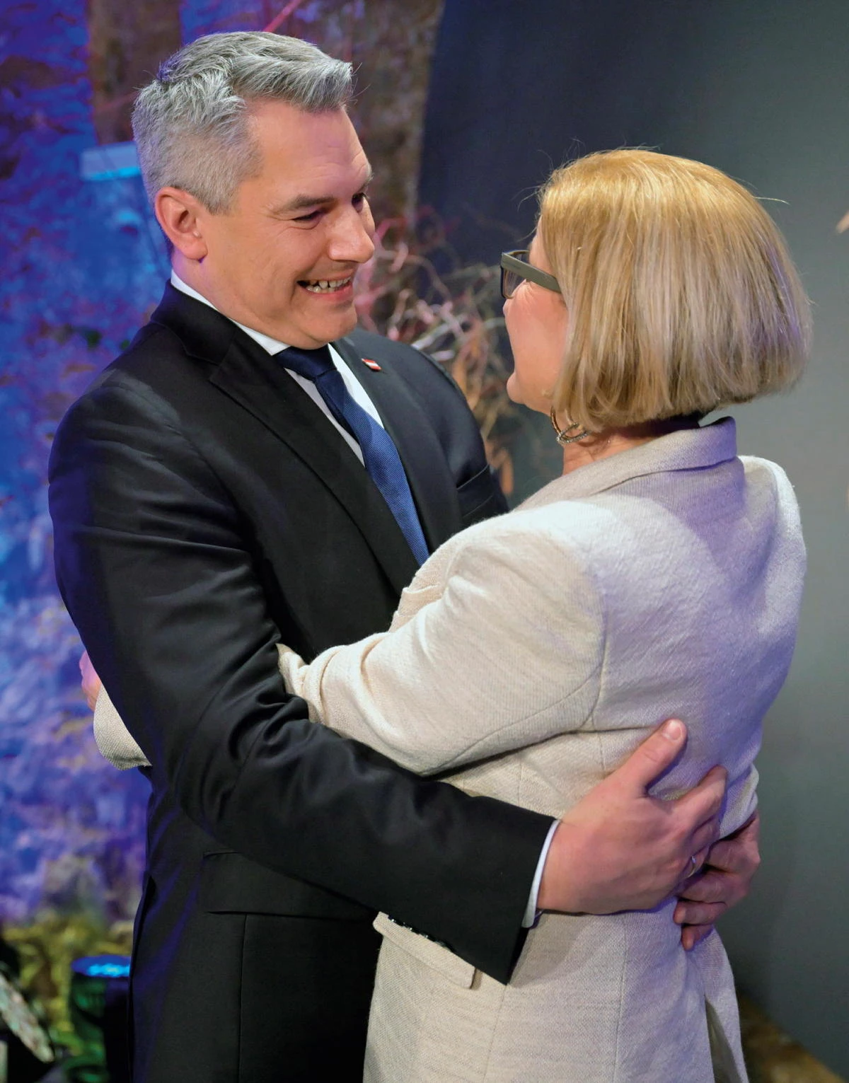 © Foto: ROLAND SCHLAGER / APA / picturedesk.com Blurred image background
