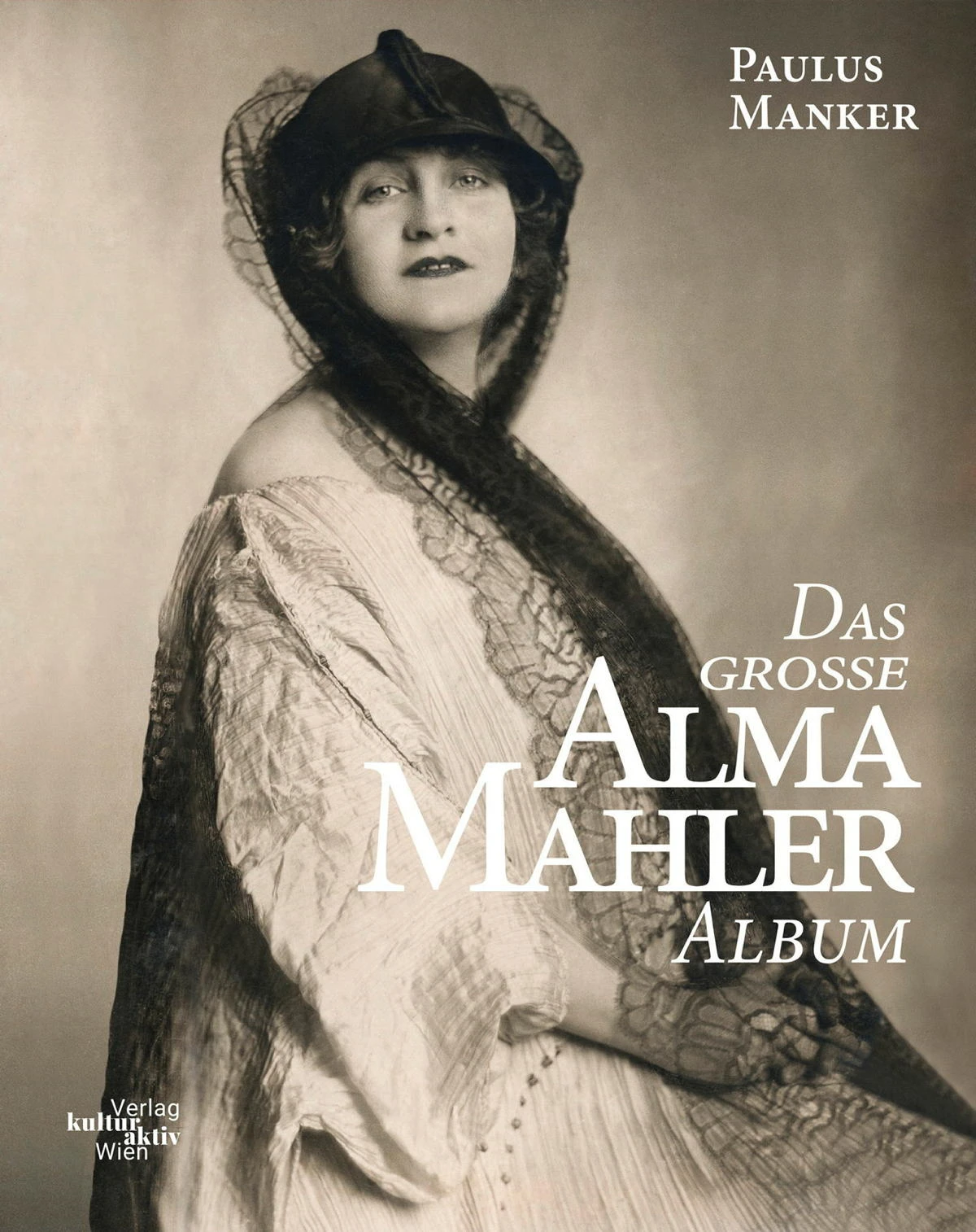 © Verlag Kulturaktiv Blurred image background