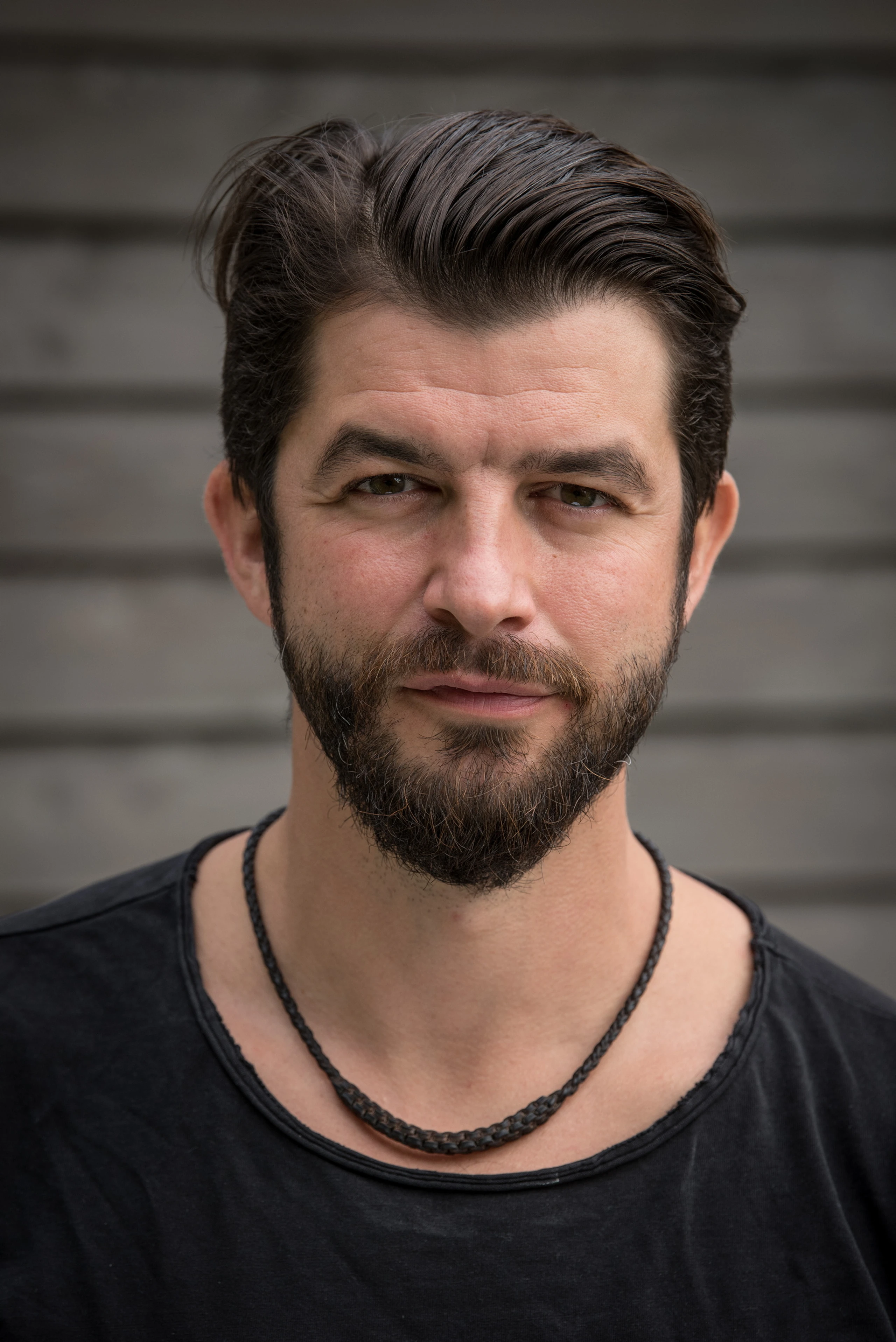 © Ricardo Herrgott Blurred image background