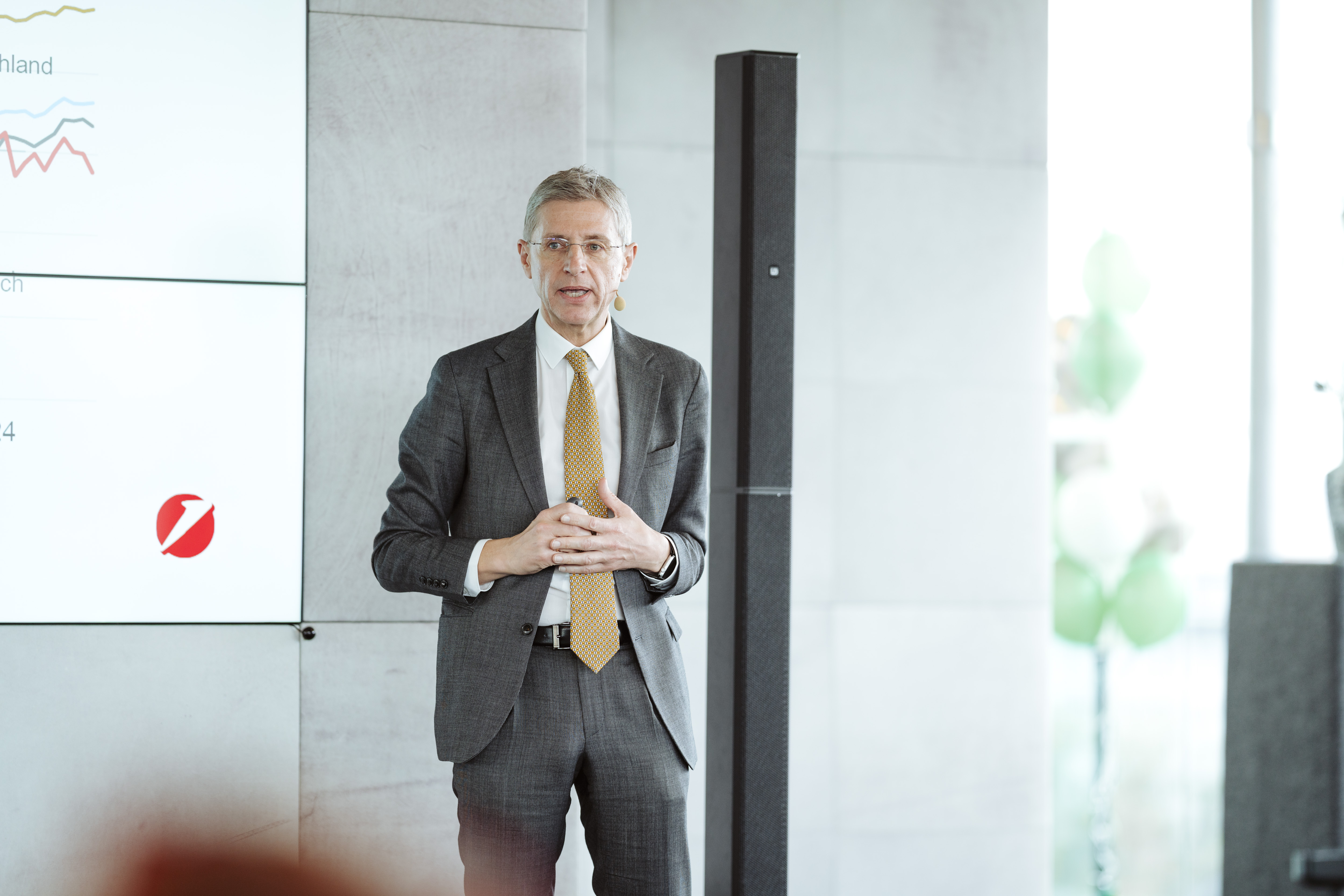 Image by Nadine Studeny from Austria (2542).  Contact: office@nadine-studeny.at or www.nadine-studeny.at.  Photo taken with Adobe Photoshop Lightroom Classic.